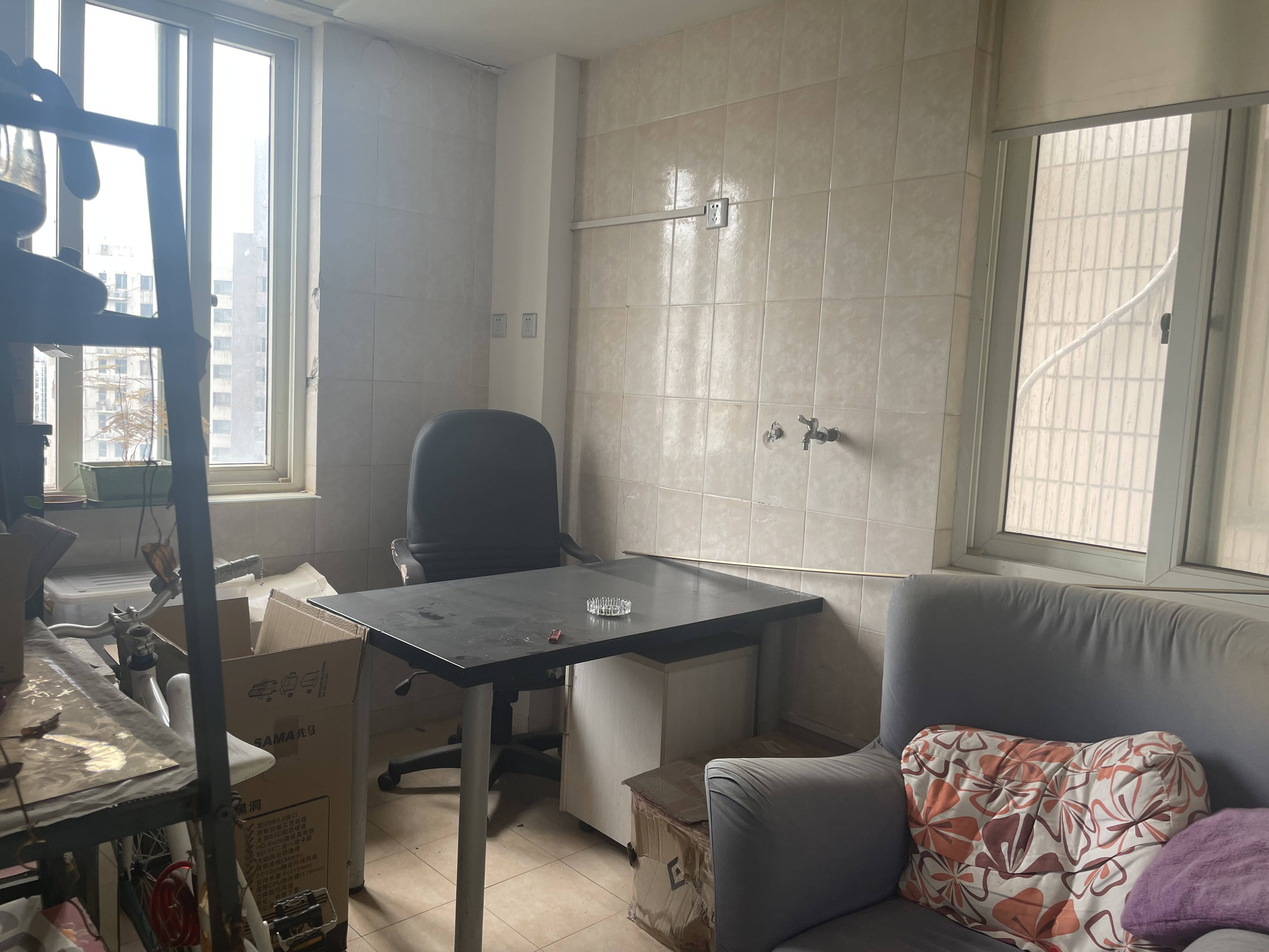 田林环线广场95平米写字楼出租