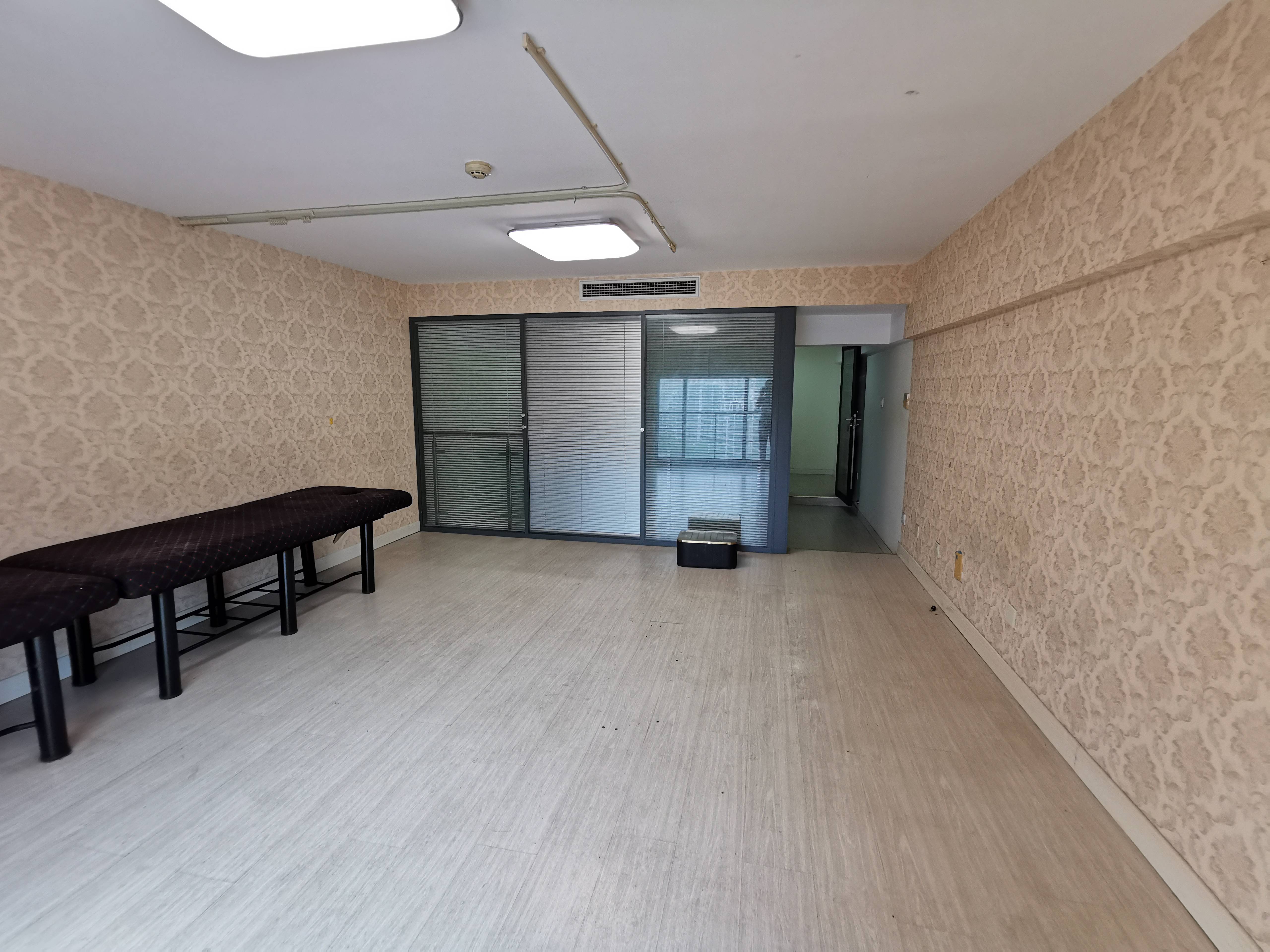 长寿路圣天地商务楼73平米写字楼出租