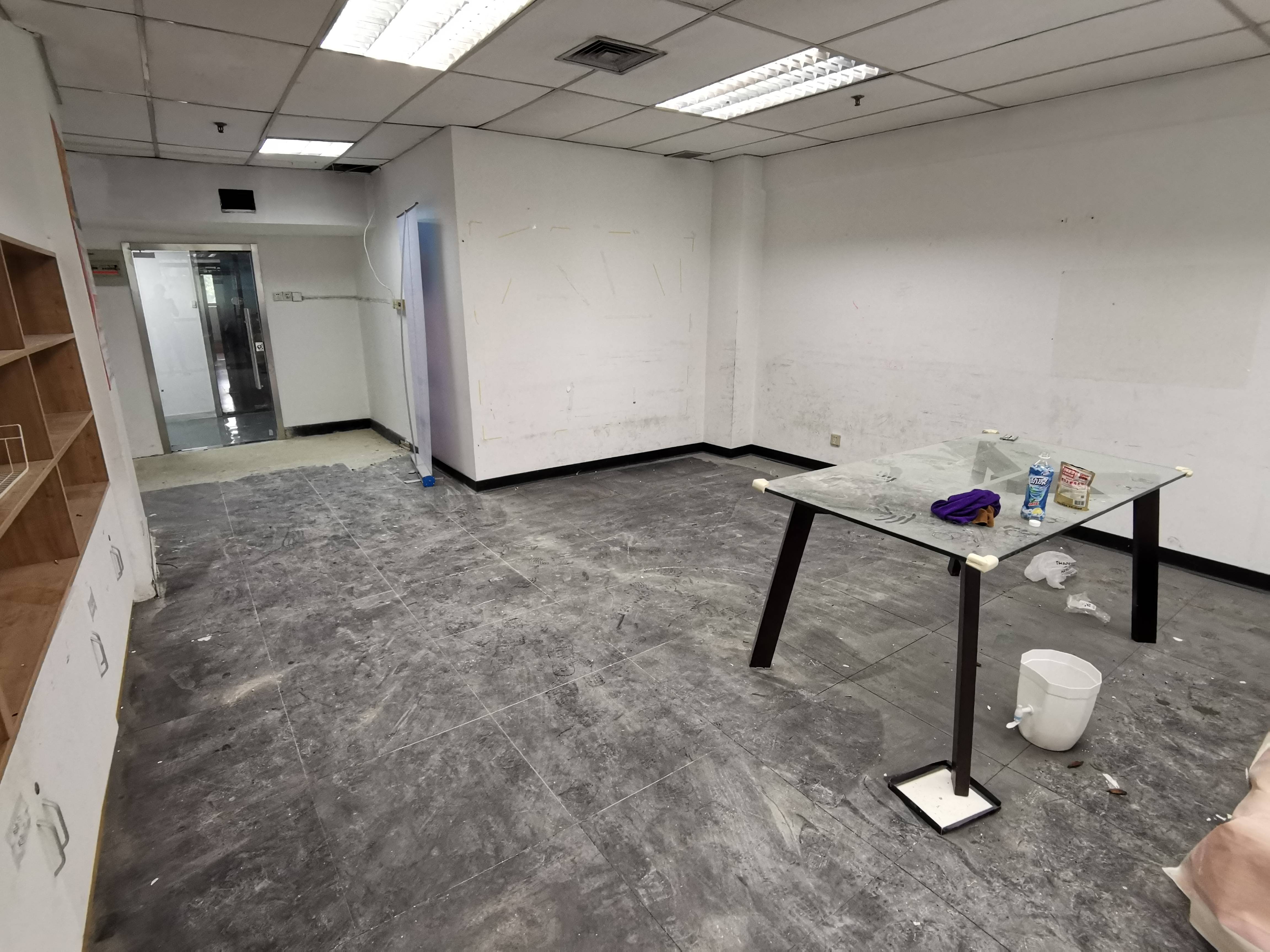 中山公园虹桥世家花园138平米写字楼出租