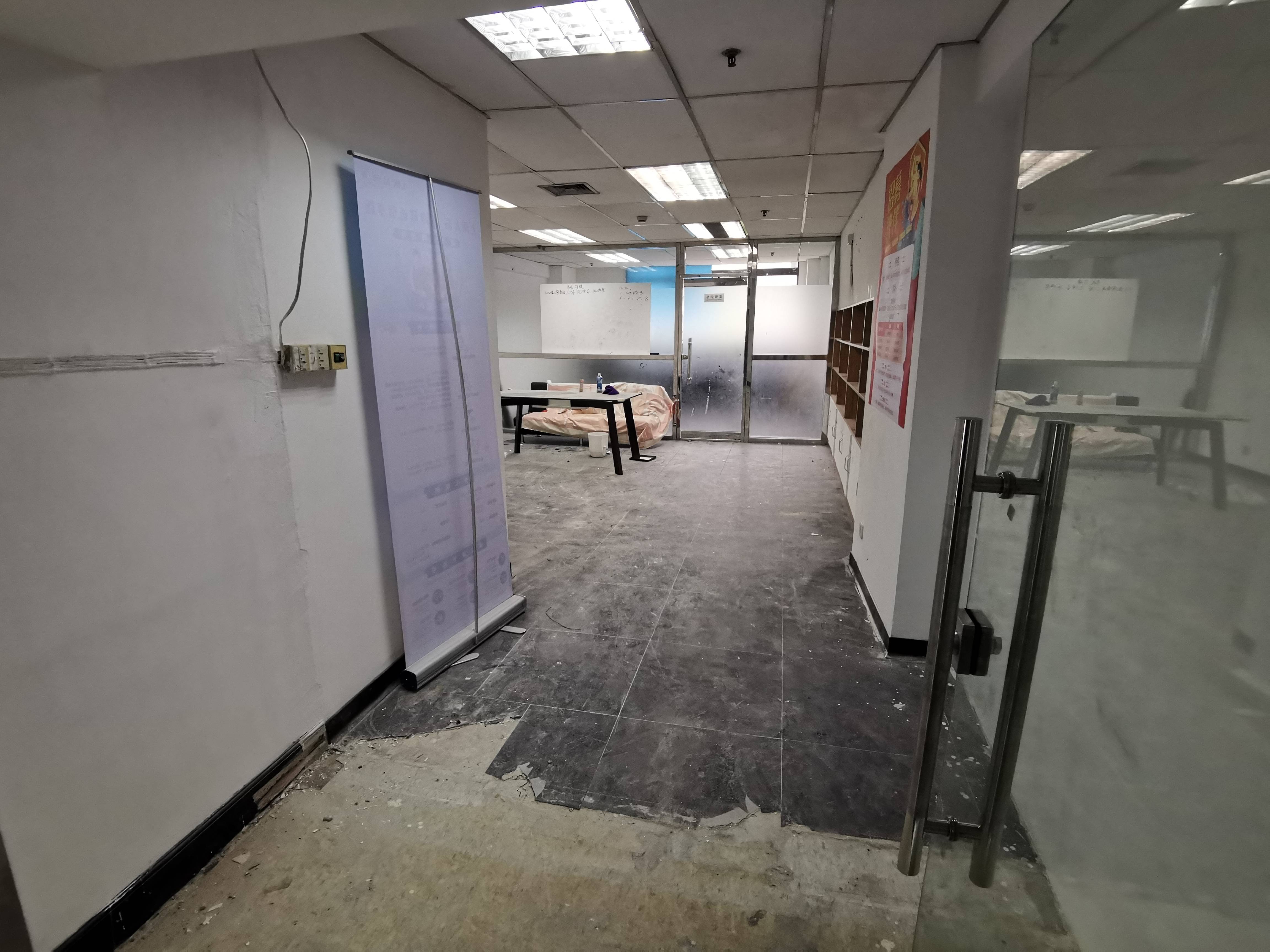 中山公园虹桥世家花园138平米写字楼出租