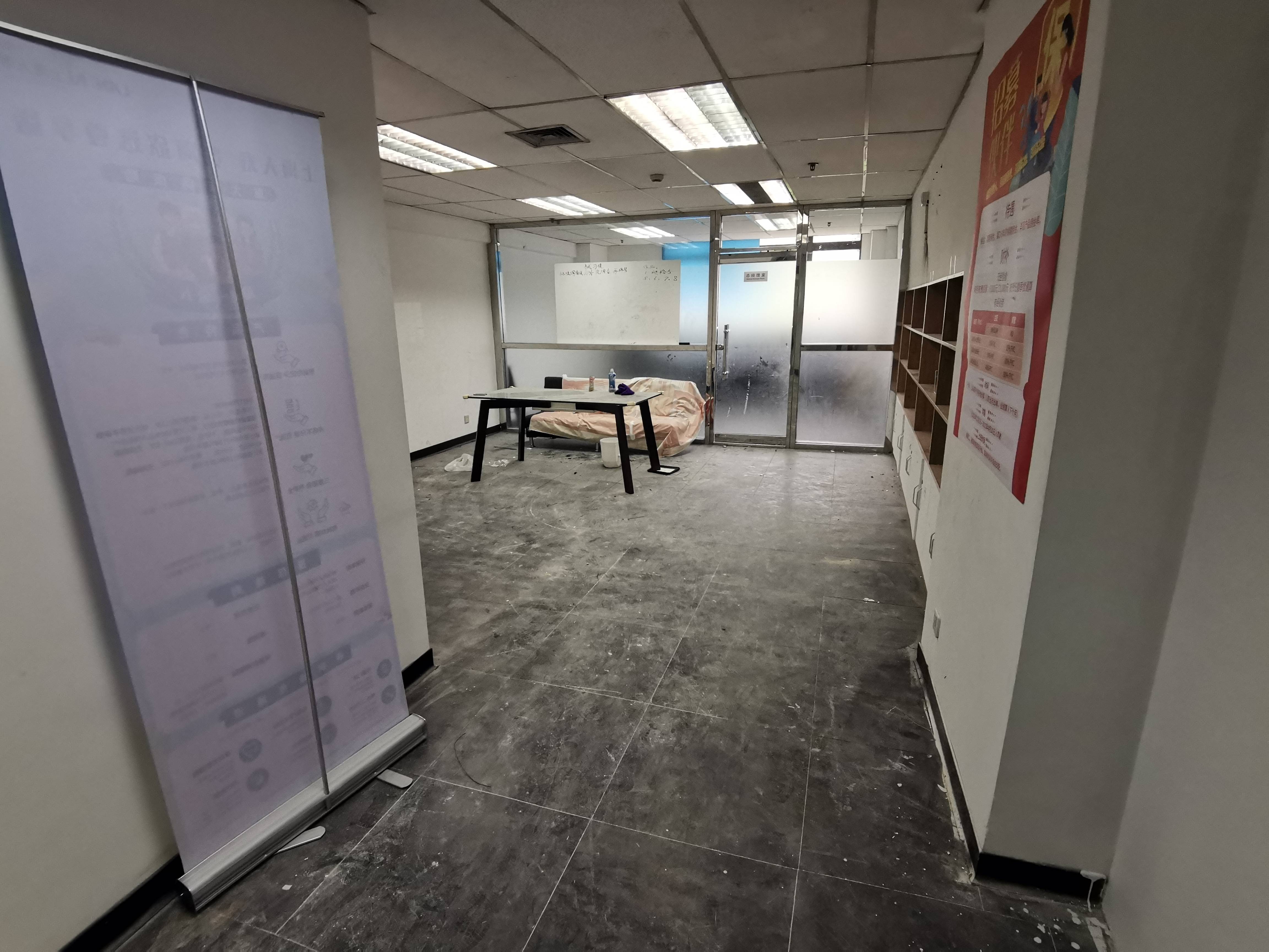 中山公园虹桥世家花园138平米写字楼出租