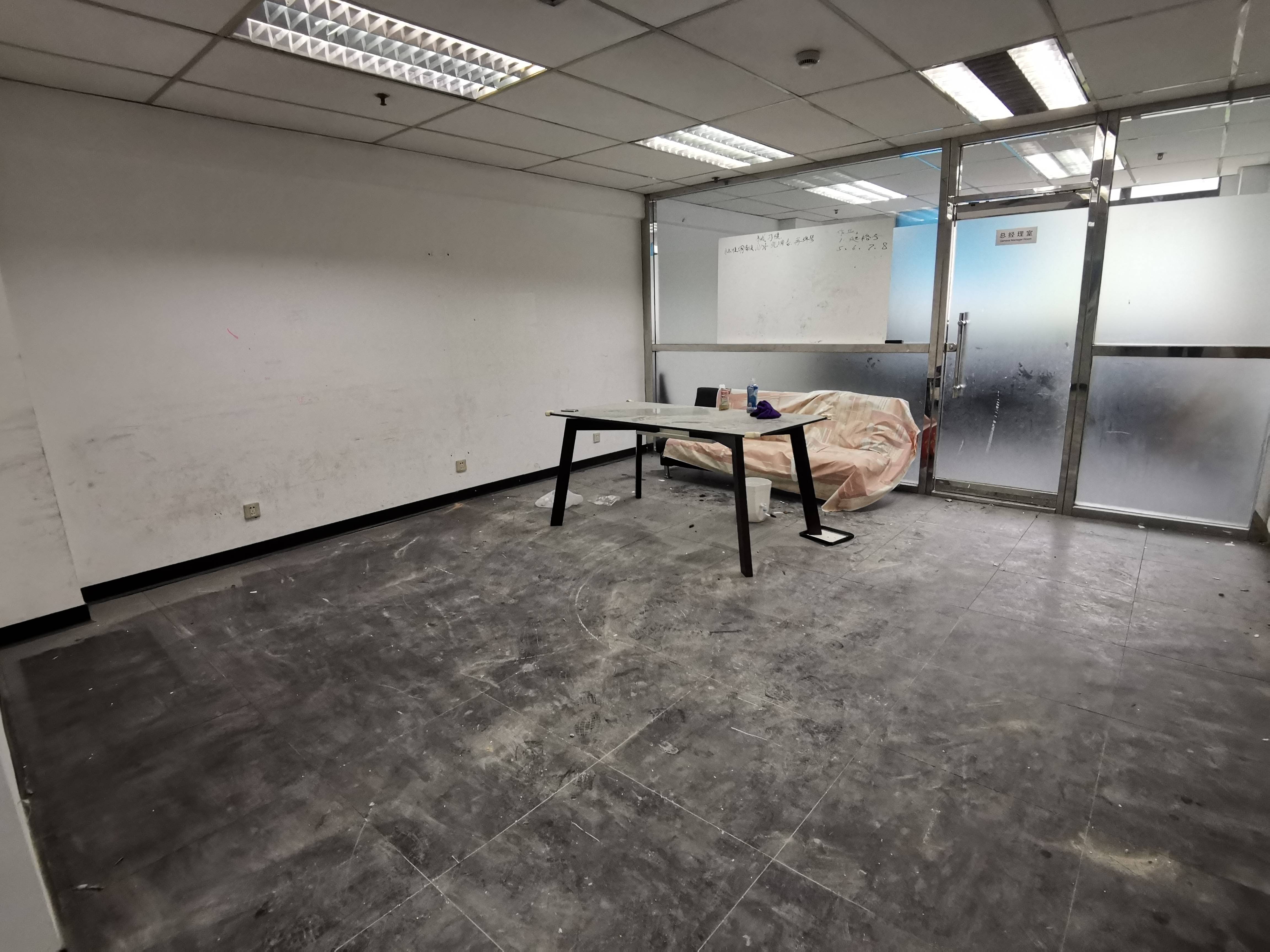 中山公园虹桥世家花园138平米写字楼出租