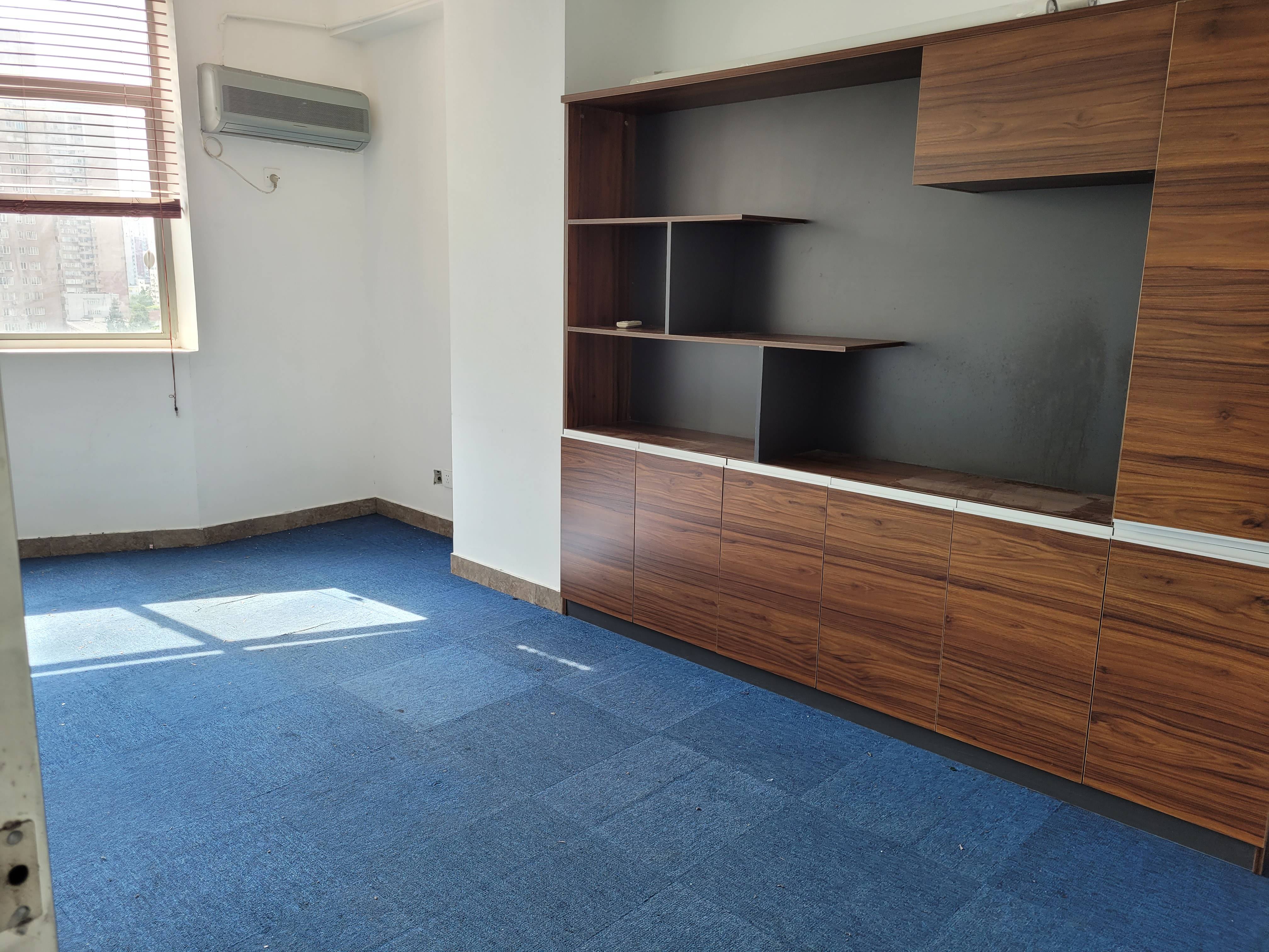 徐家汇博大商务楼64平米写字楼出租