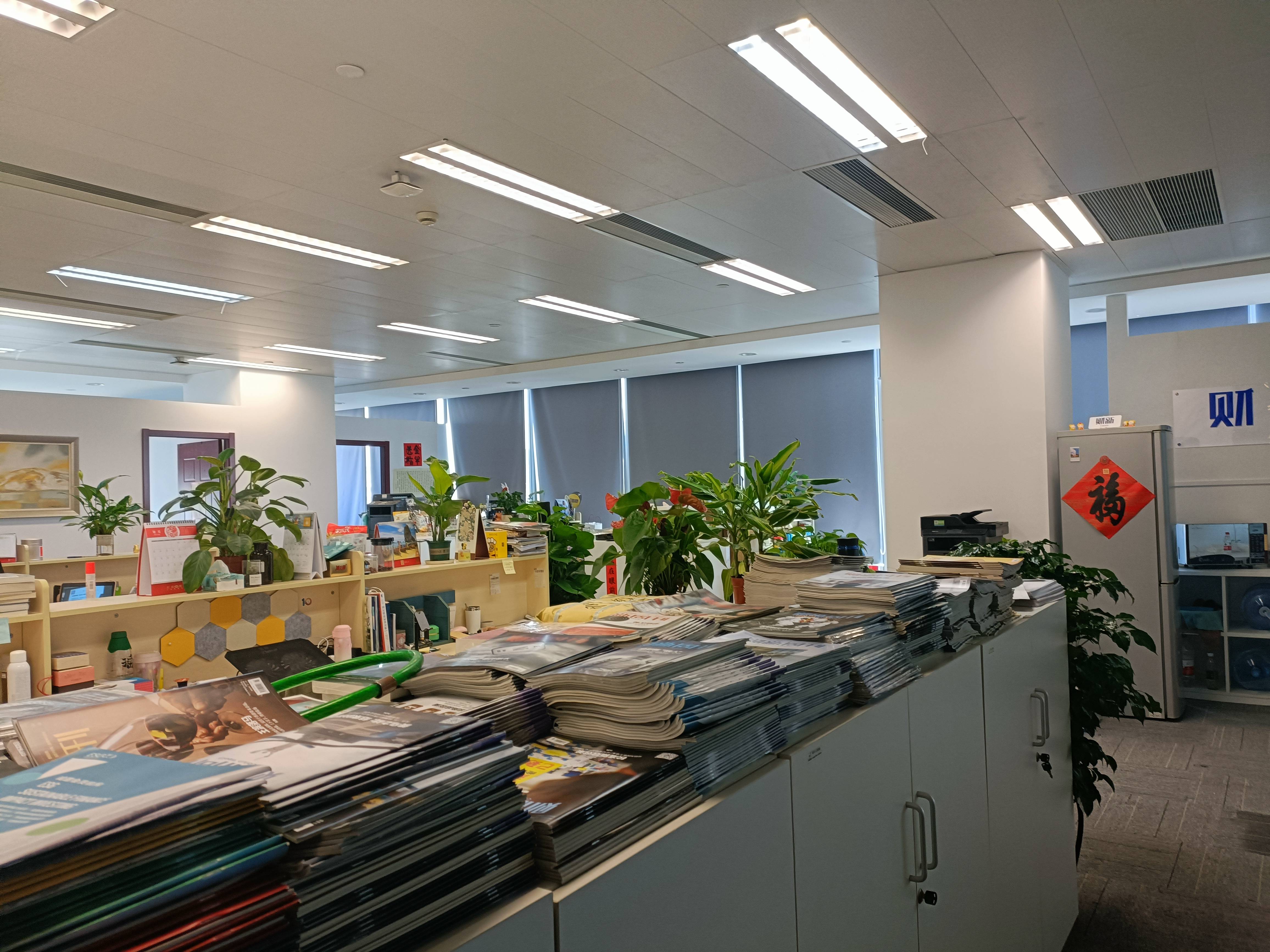 龙华上海绿地中心一期270平米写字楼出租