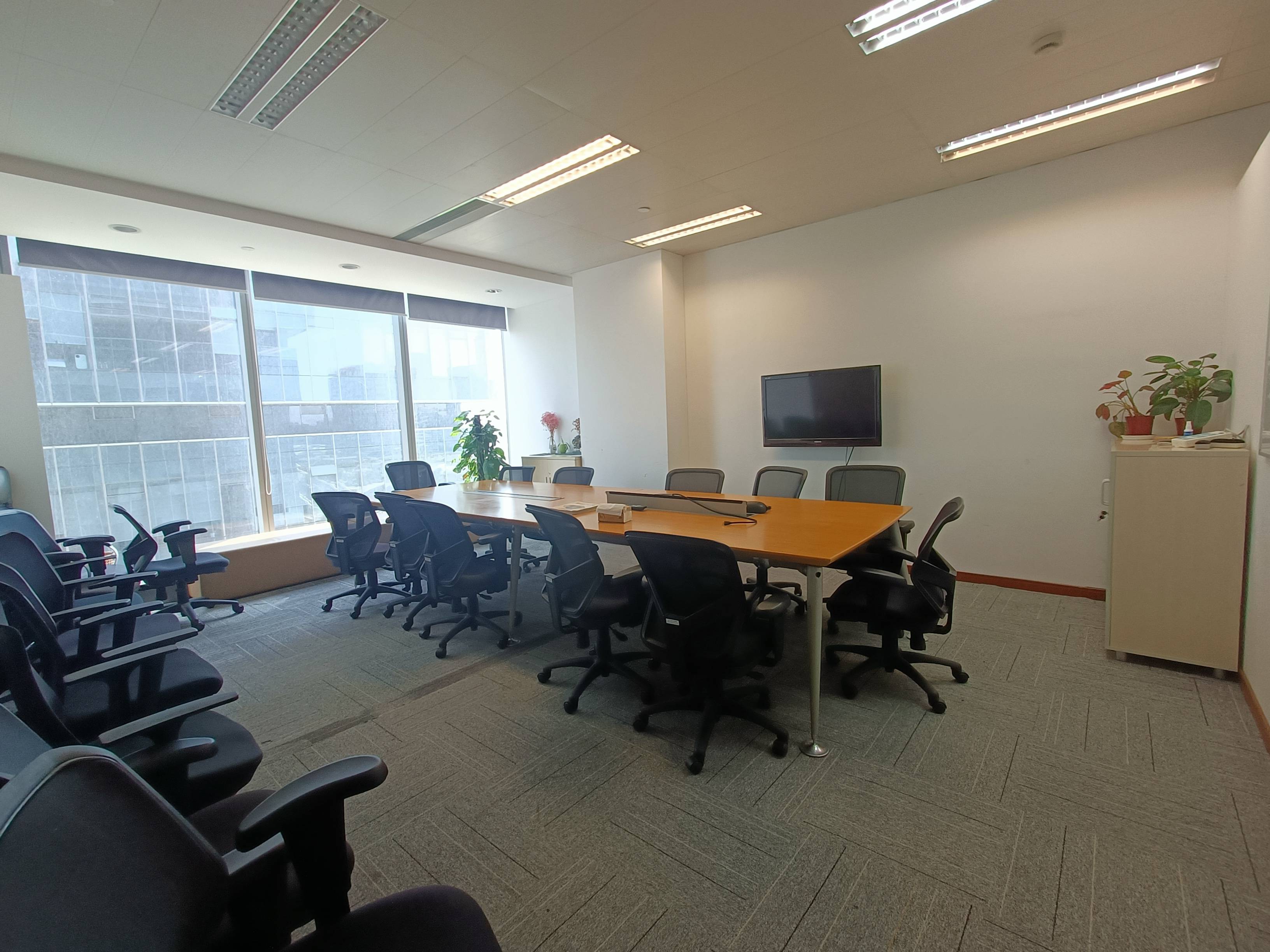 龙华上海绿地中心一期270平米写字楼出租