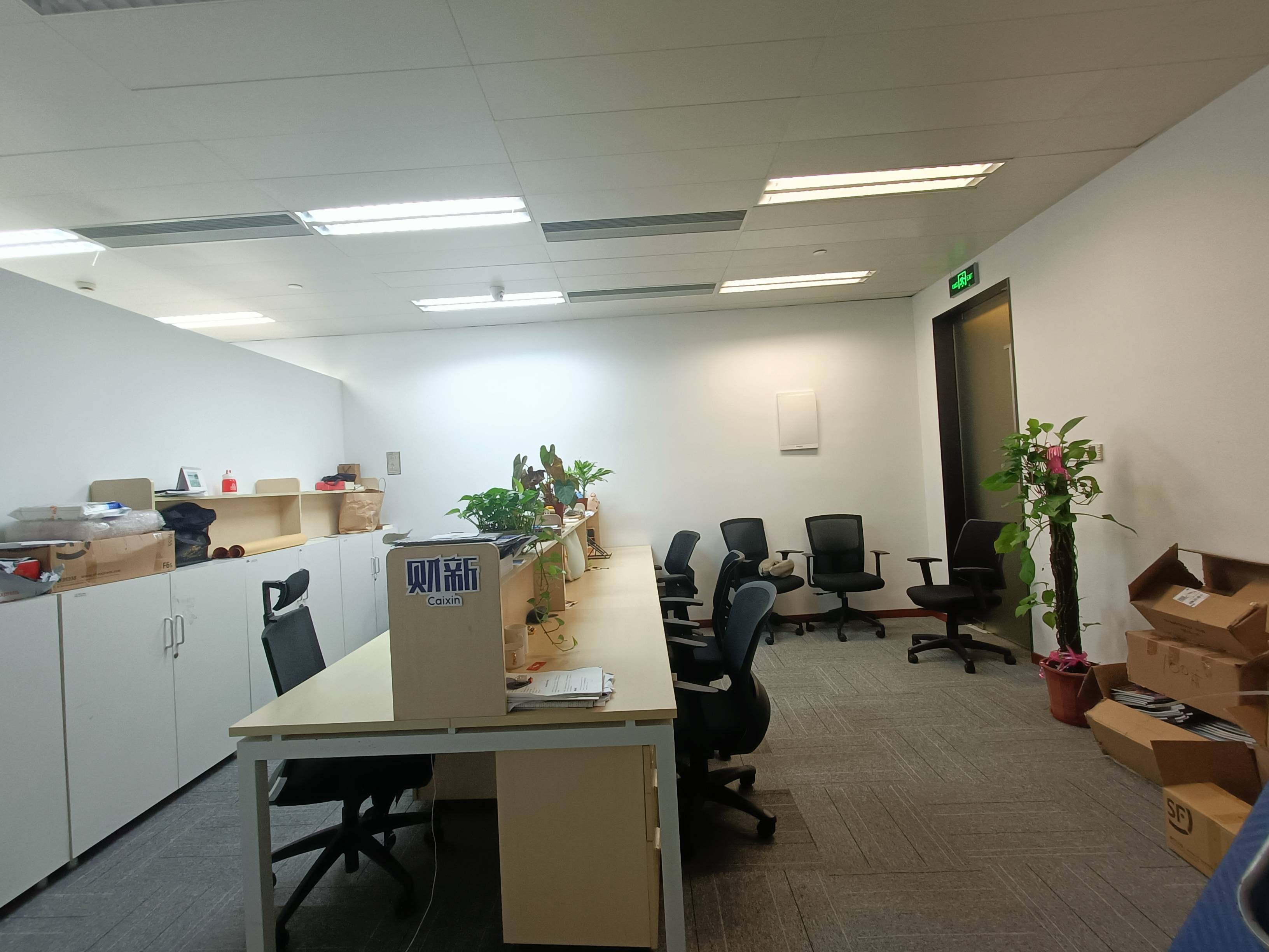 龙华上海绿地中心一期270平米写字楼出租