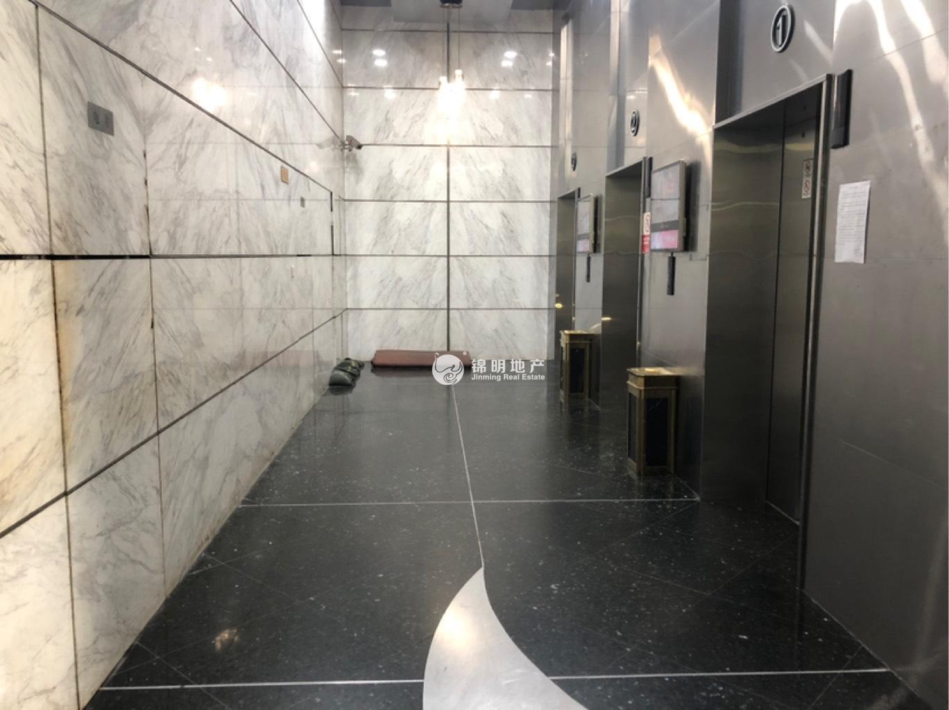 不夜城上海现代交通商务大厦73平米写字楼出租