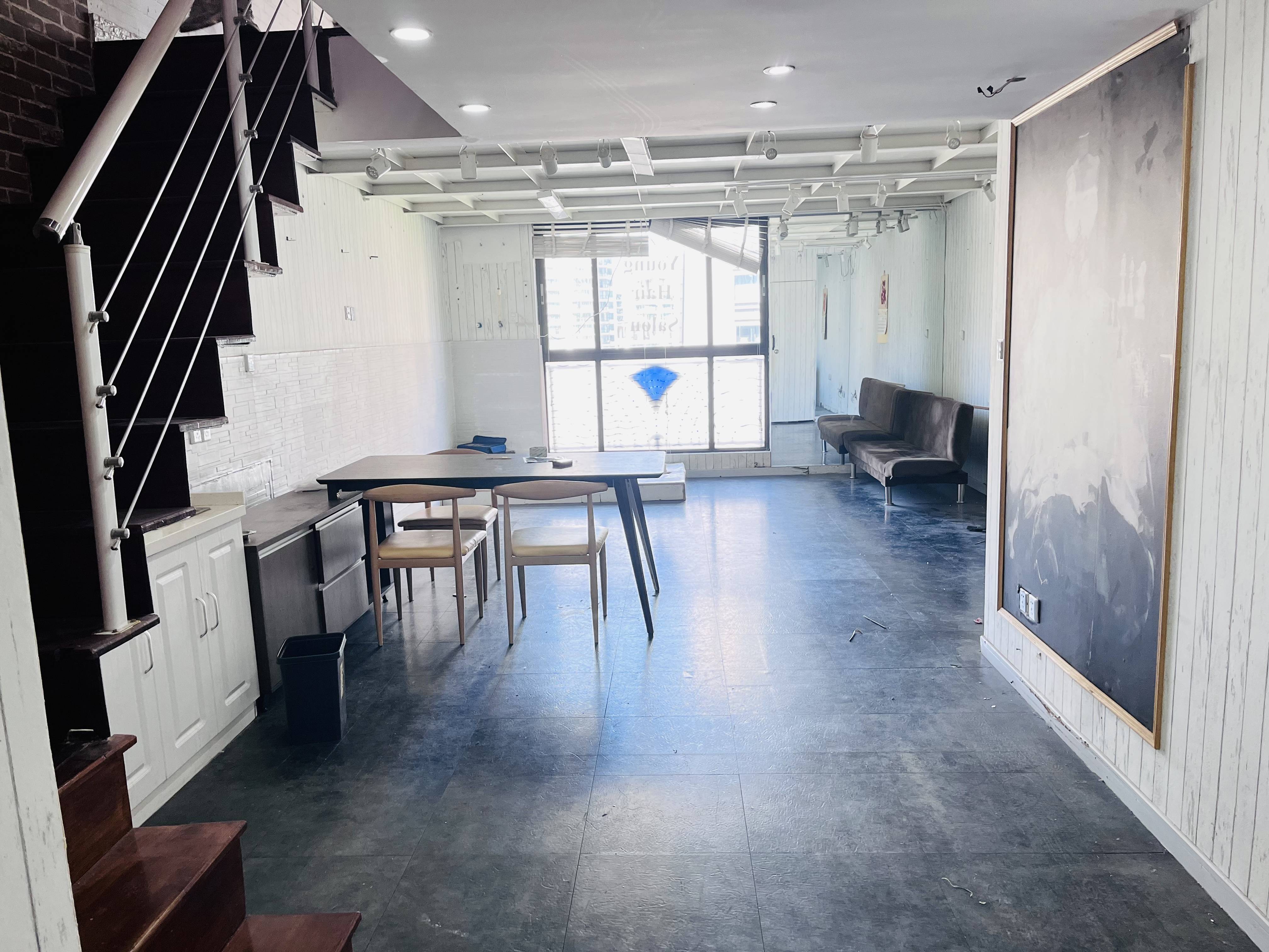 长寿路圣天地商务楼69平米写字楼出租