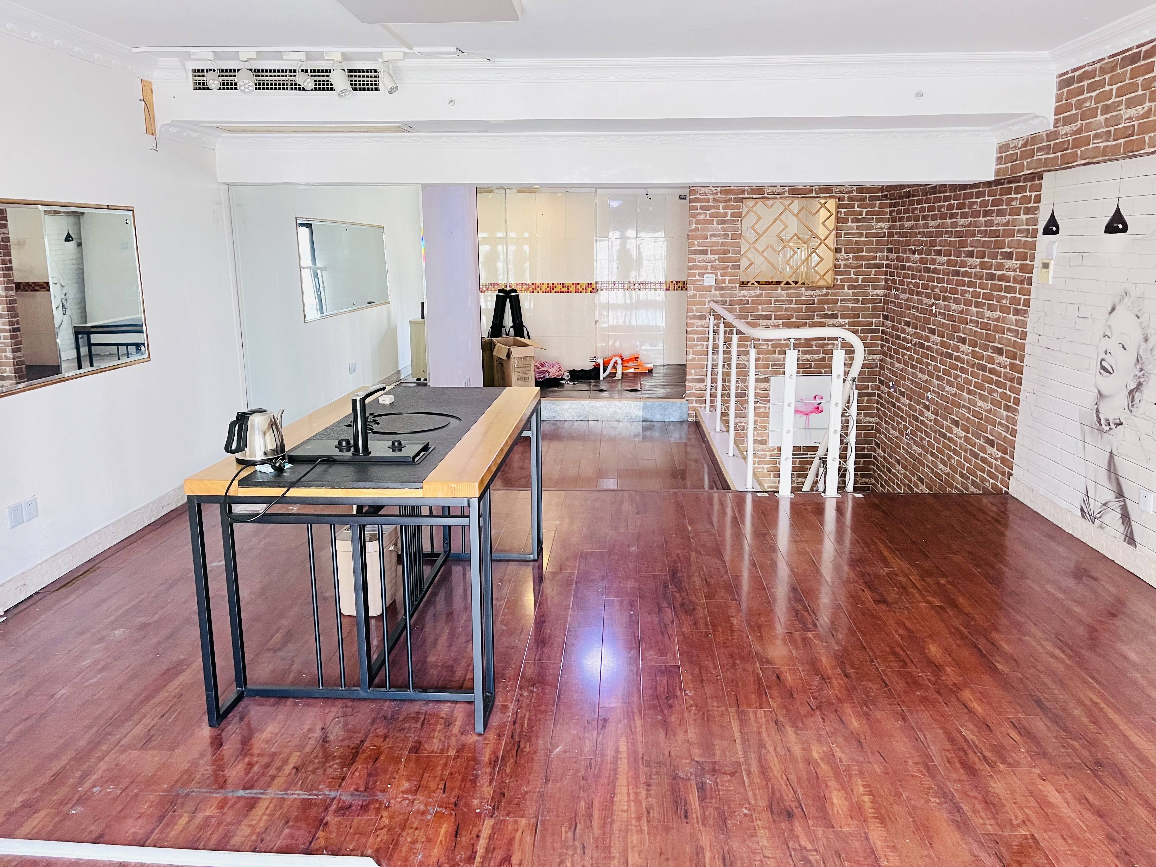 长寿路圣天地商务楼69平米写字楼出租