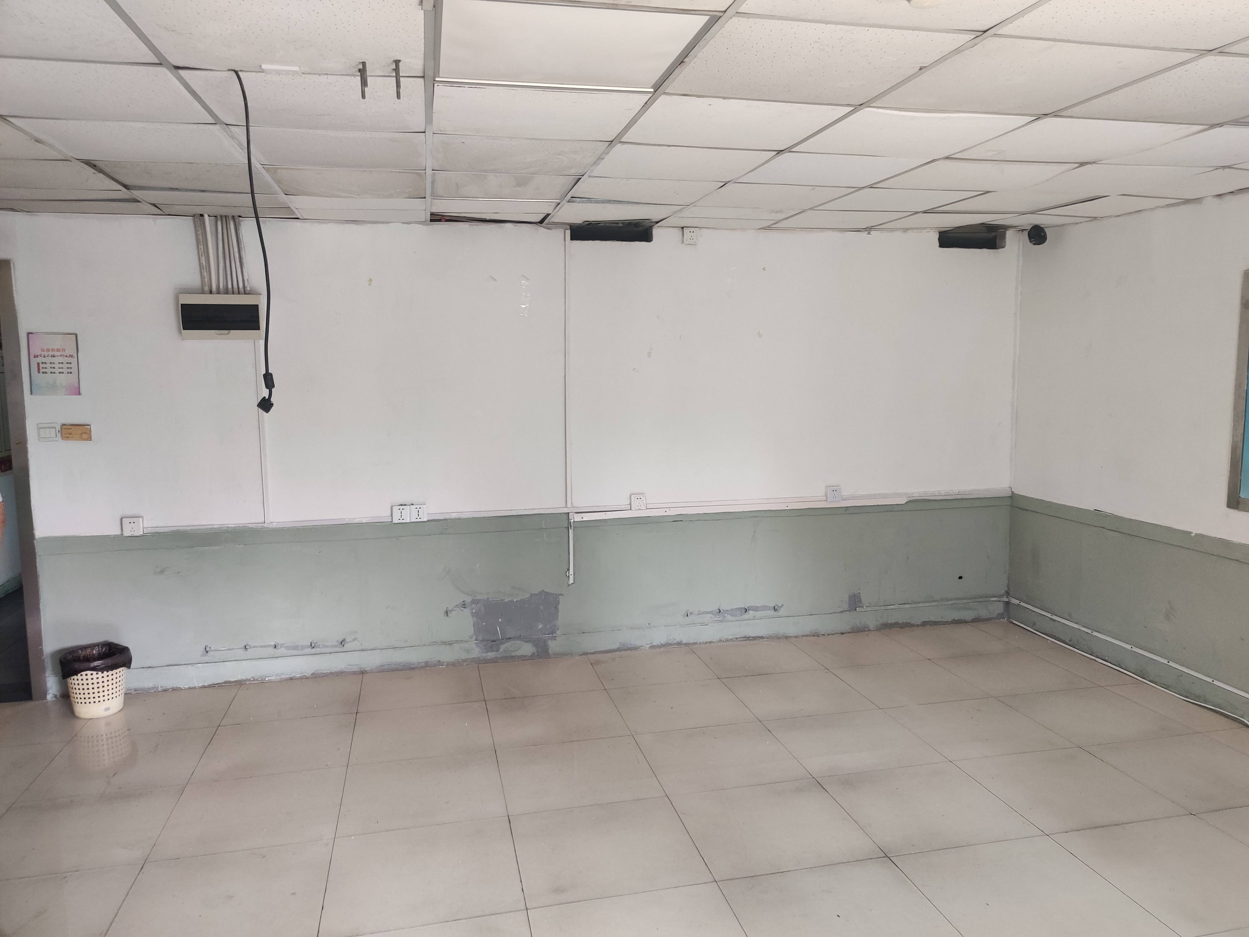 人民广场六合大厦50平米写字楼出租