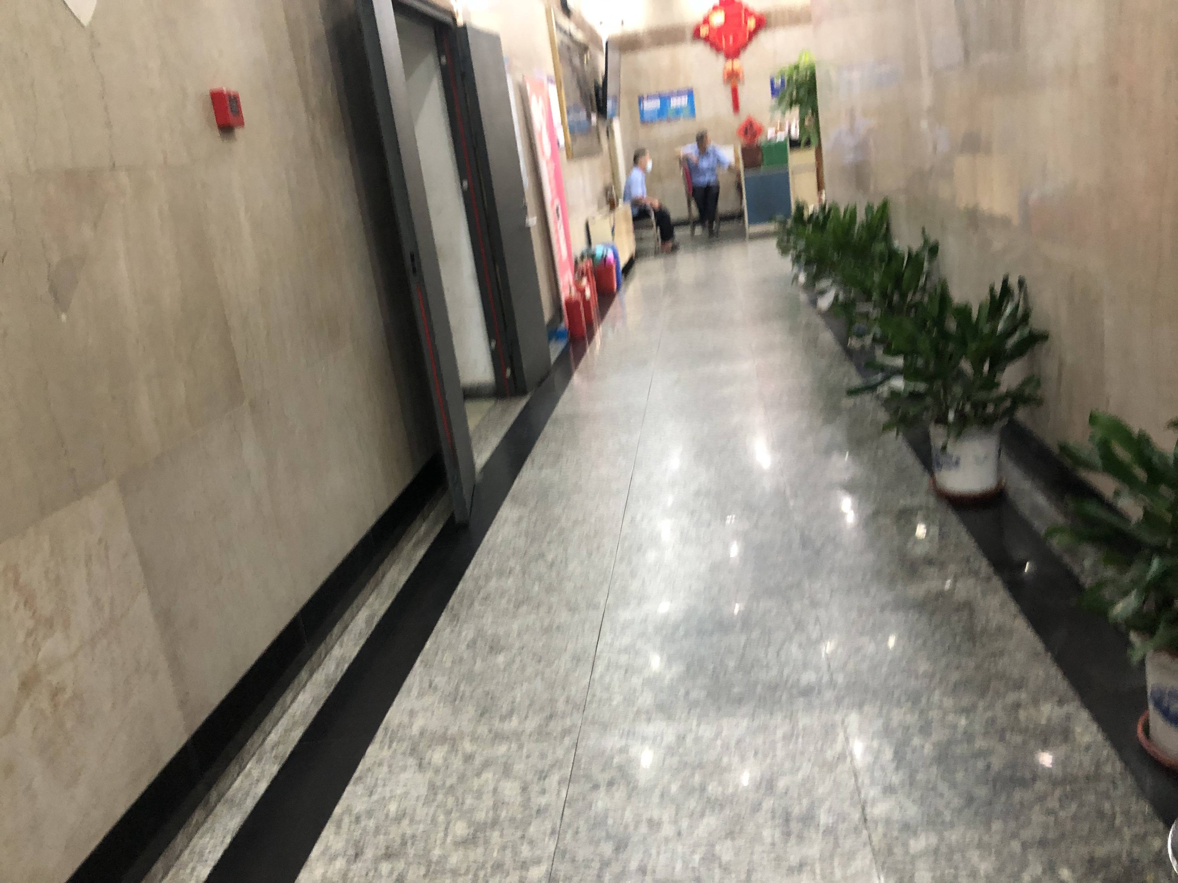 人民广场六合大厦50平米写字楼出租