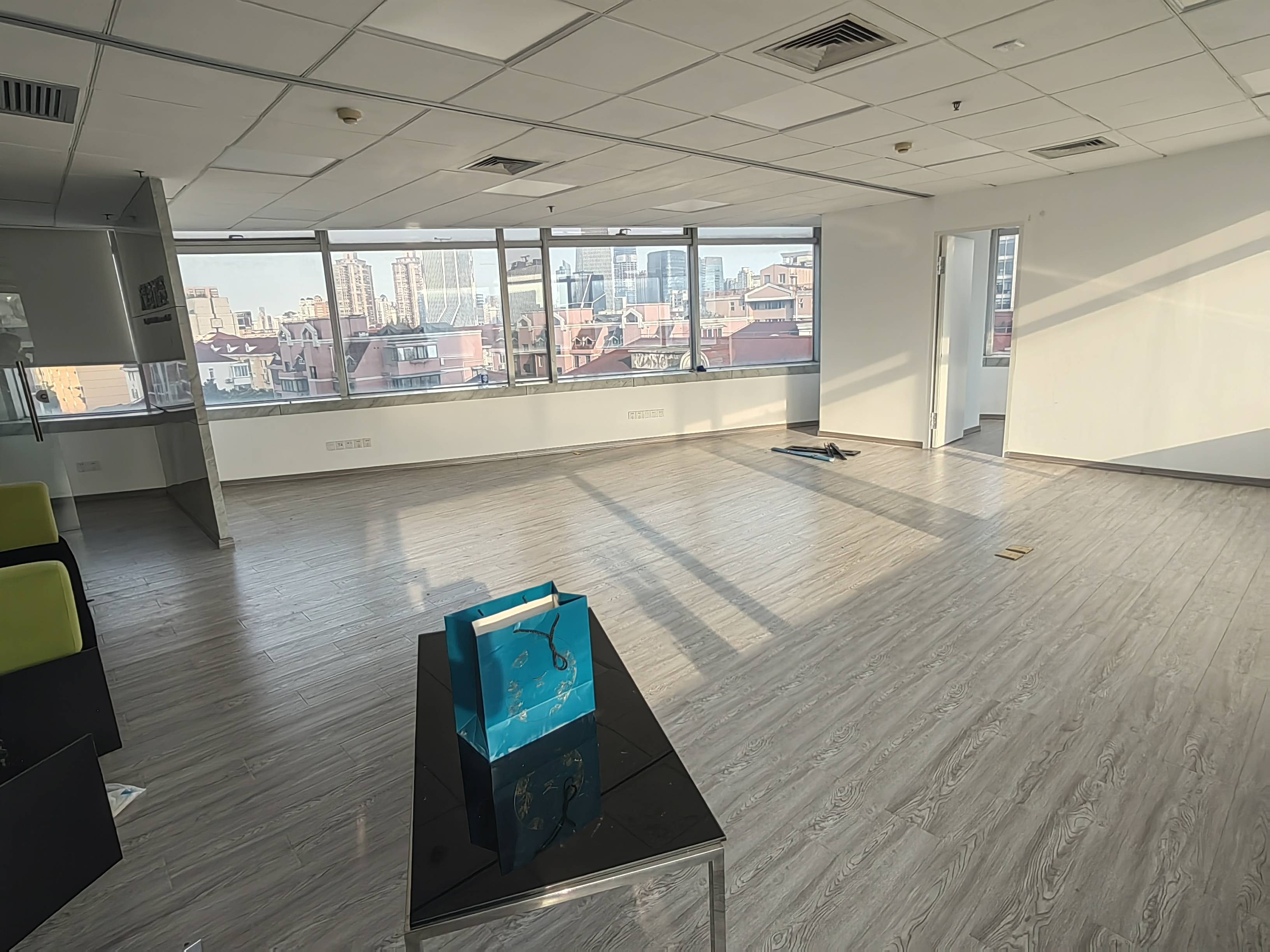虹桥虹桥银城109平米写字楼出租