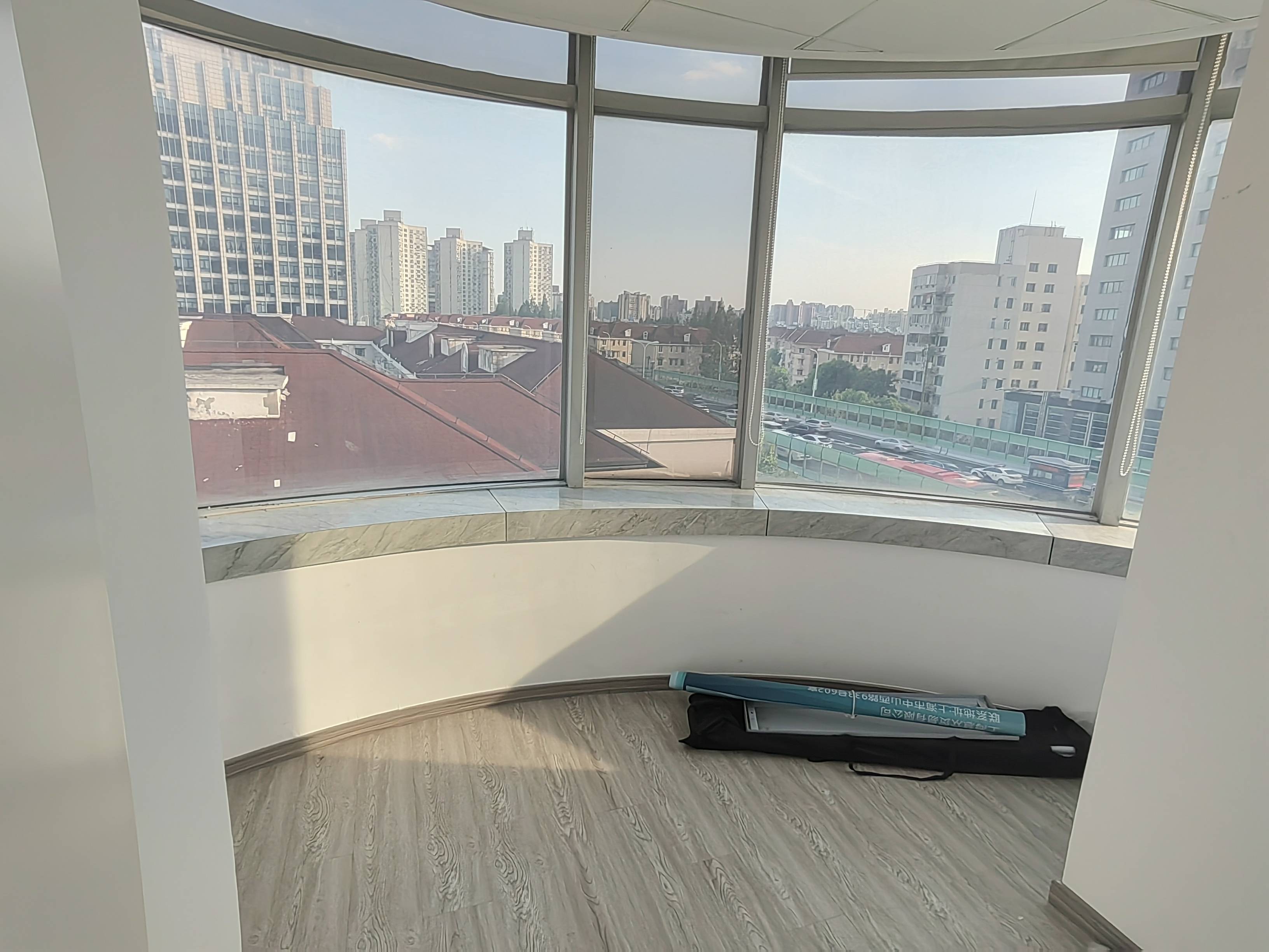 虹桥虹桥银城109平米写字楼出租