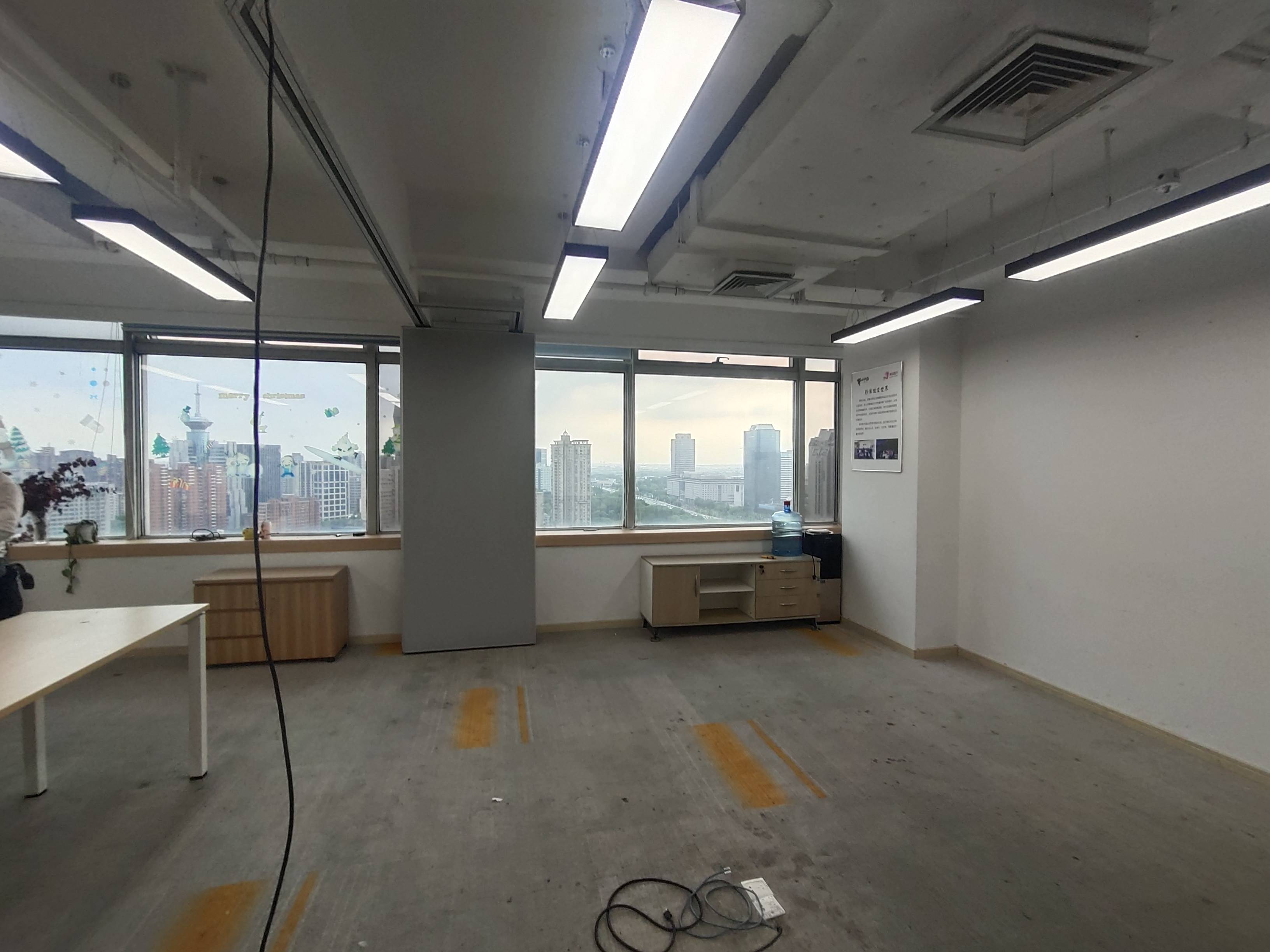 虹桥虹桥银城40平米写字楼出租