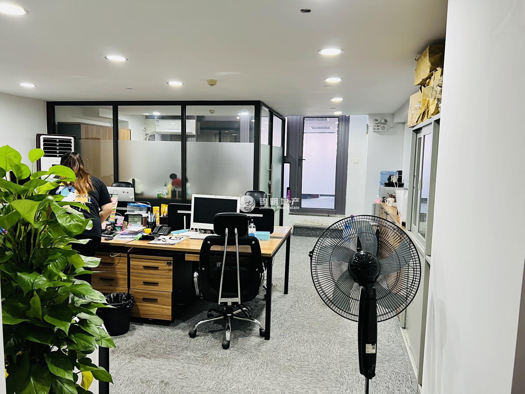 江宁路静安创展中心86平米写字楼出租