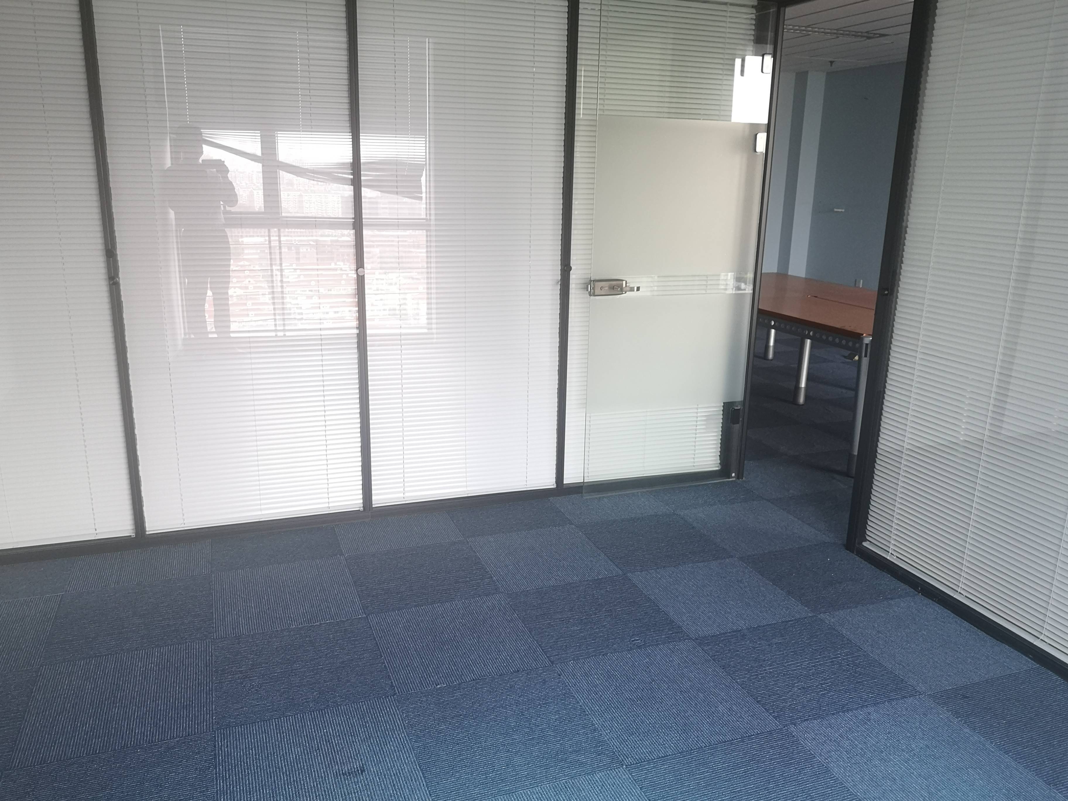 龙华绿地汇中心64平米写字楼出租