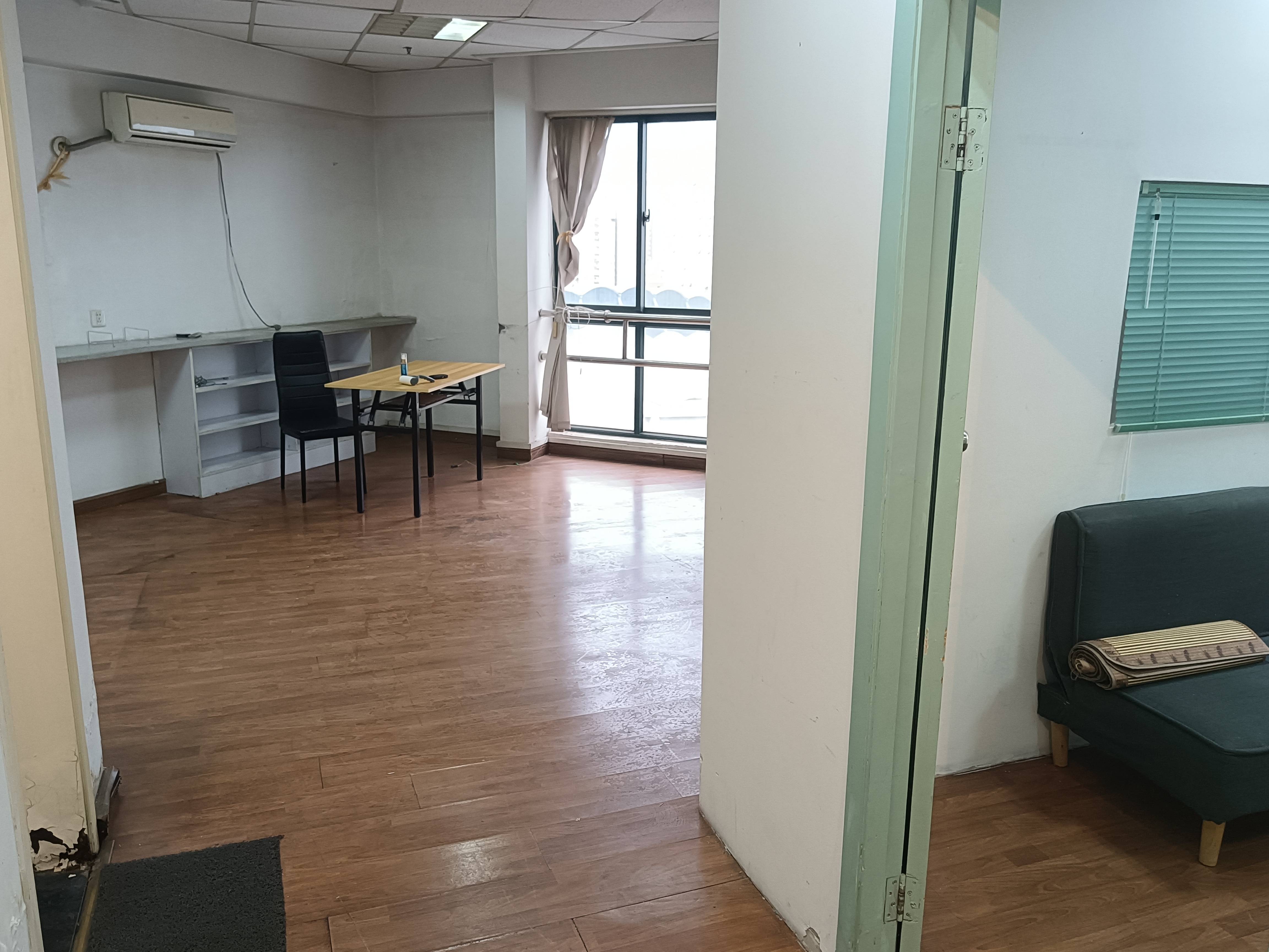 南京西路博鸿大厦75平米写字楼出租