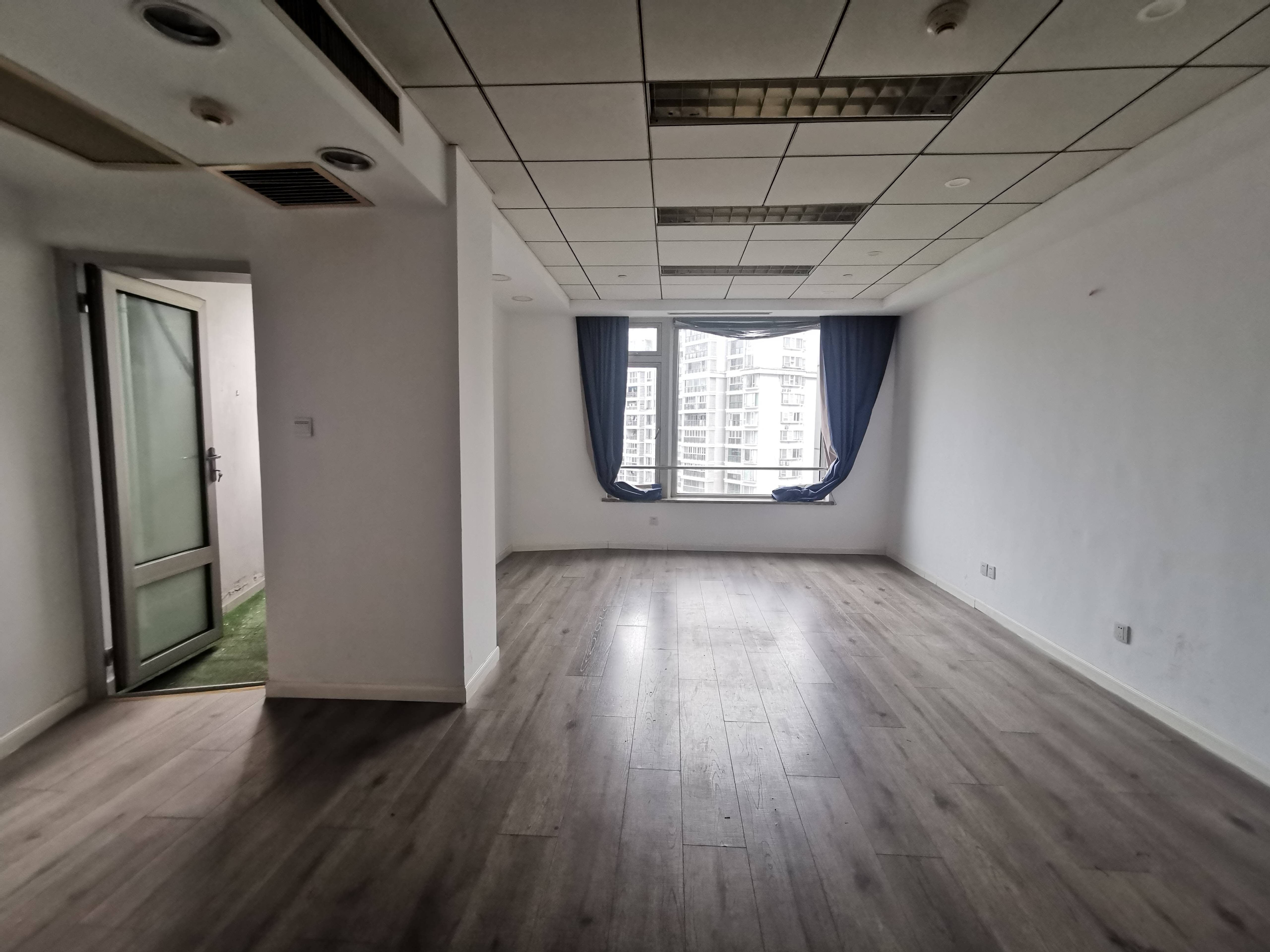 徐家汇嘉汇国际广场63平米写字楼出租