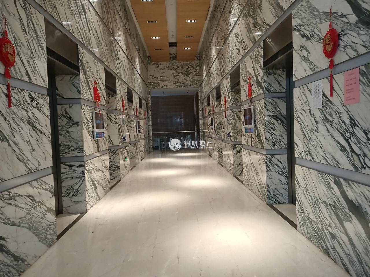 世博滨江绿地海外滩195平米写字楼出租