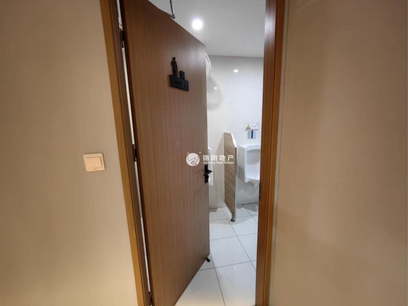 长风国盛中心213平米写字楼出租