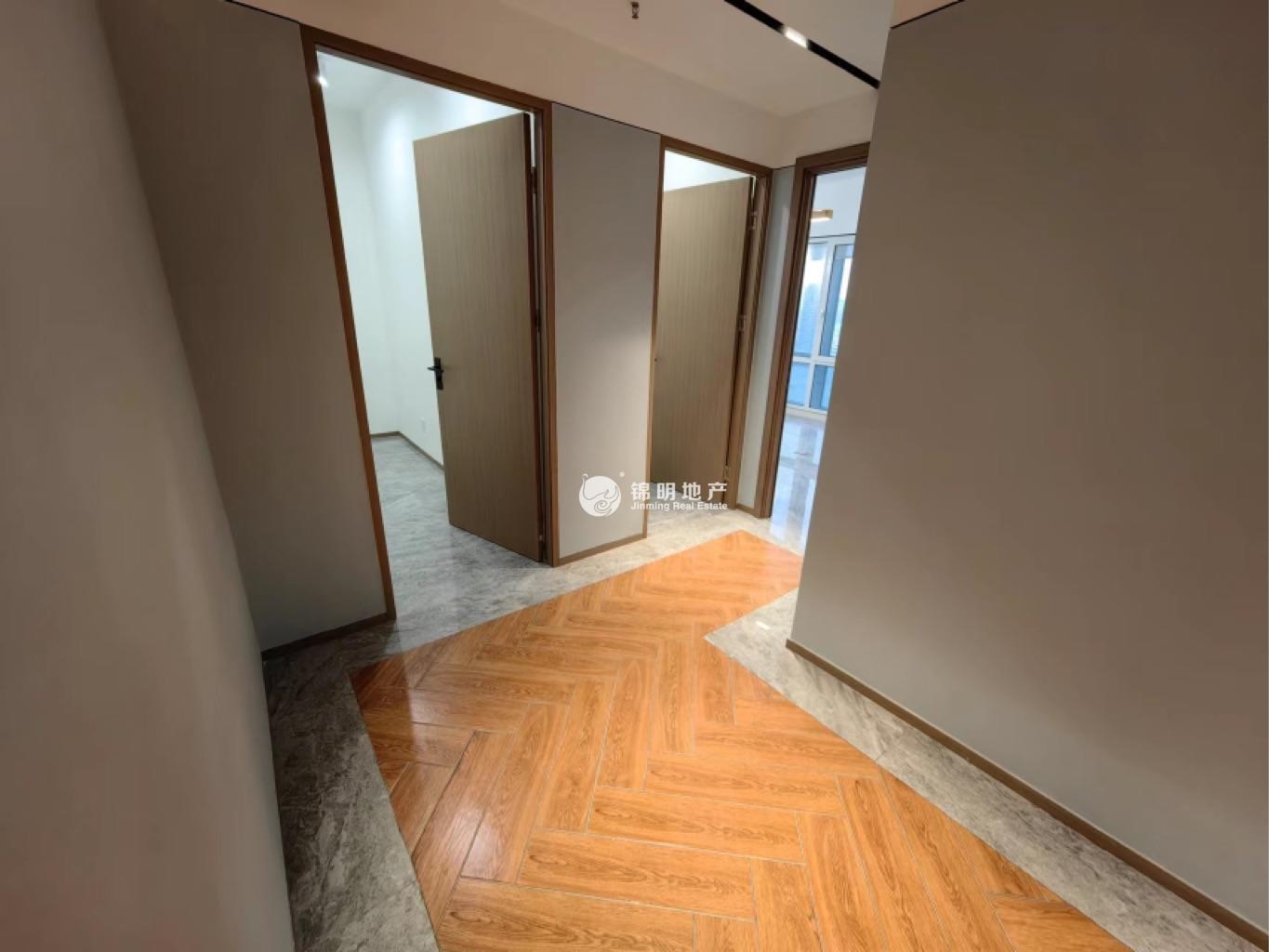 长风国盛中心213平米写字楼出租