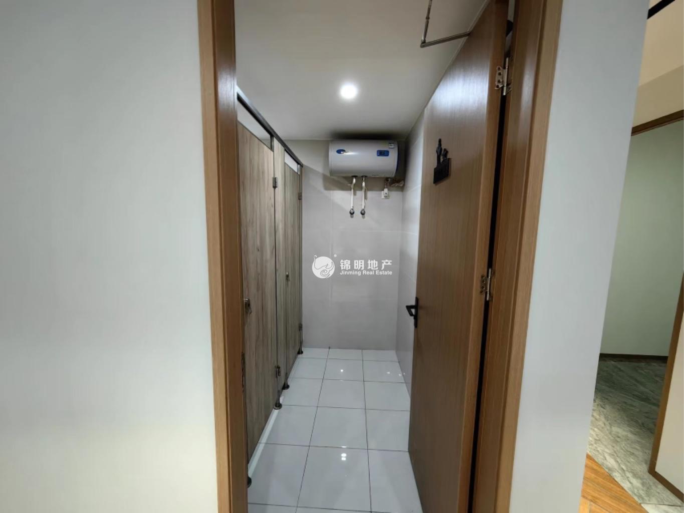 长风国盛中心213平米写字楼出租