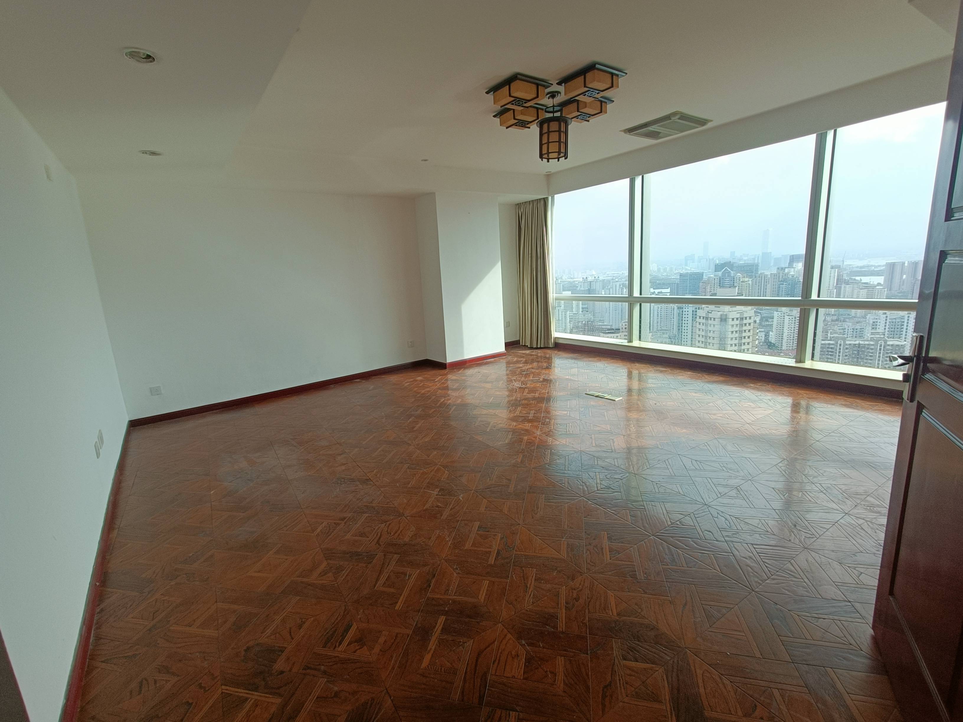 打浦桥中港汇黄浦135平米写字楼出租