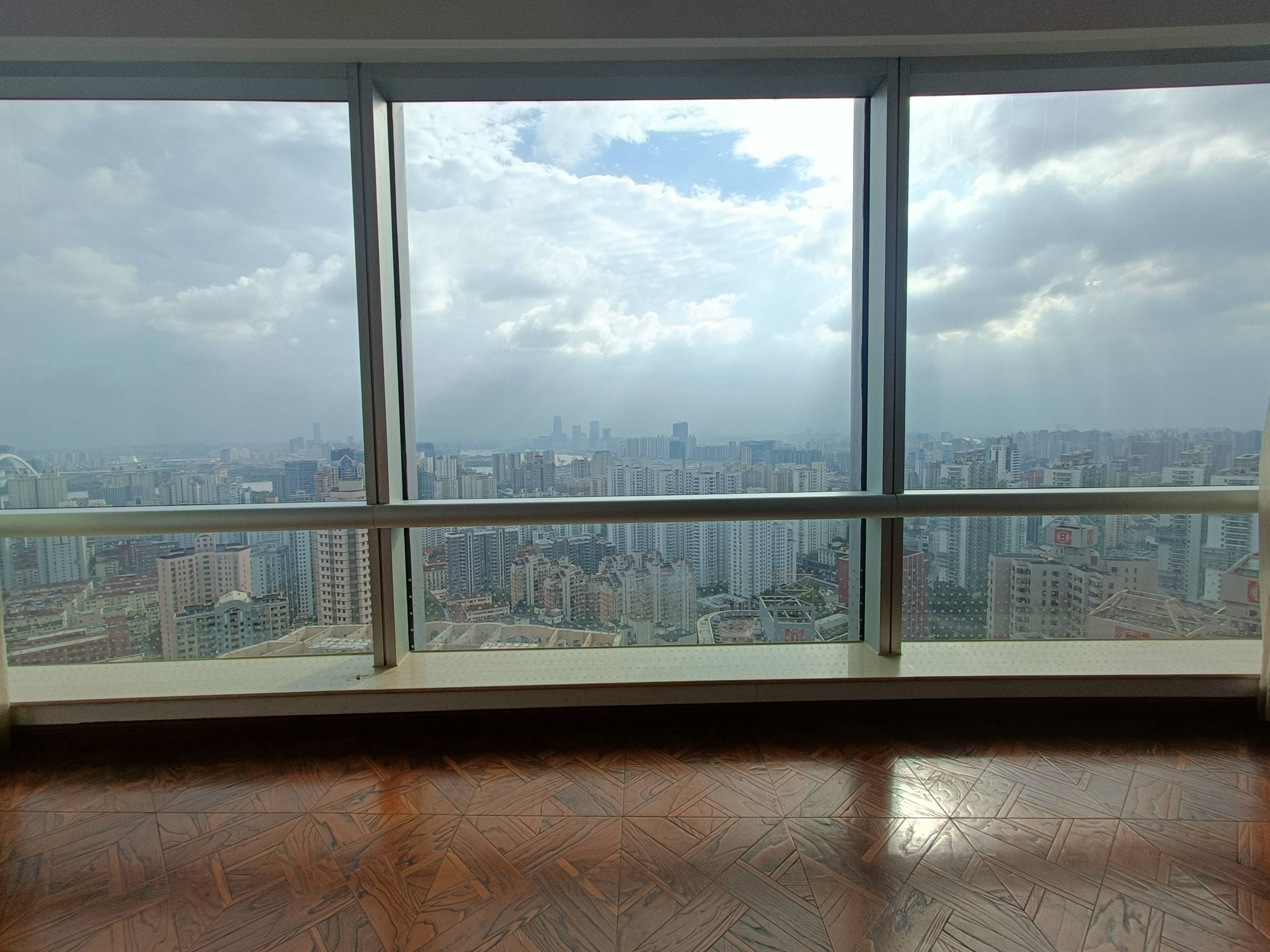 打浦桥中港汇黄浦135平米写字楼出租