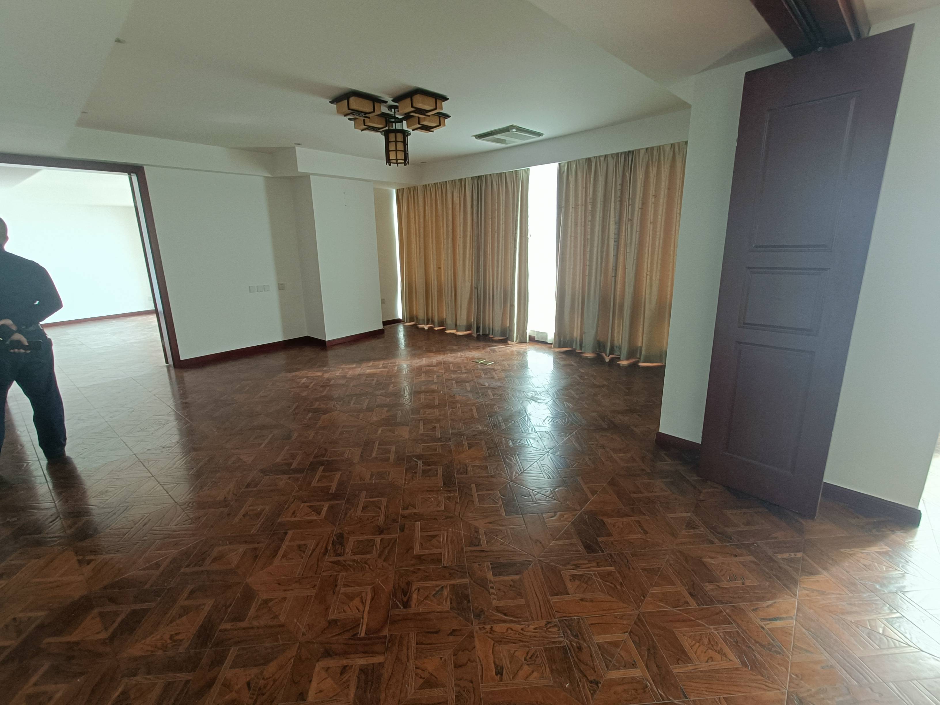 打浦桥中港汇黄浦135平米写字楼出租