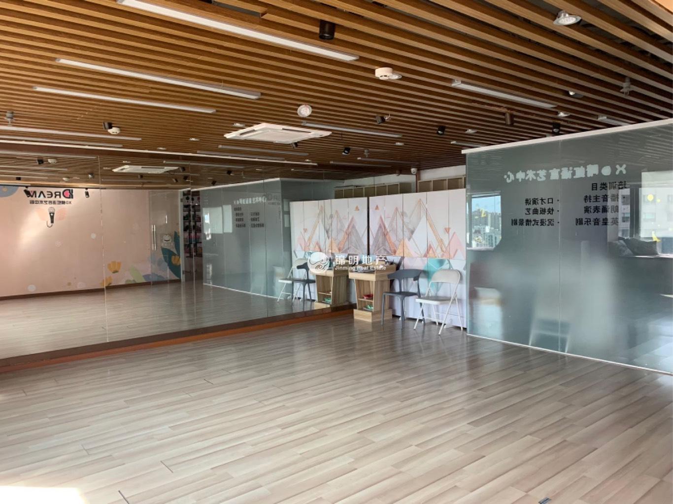 漕河泾光大会展中心158平米写字楼出租