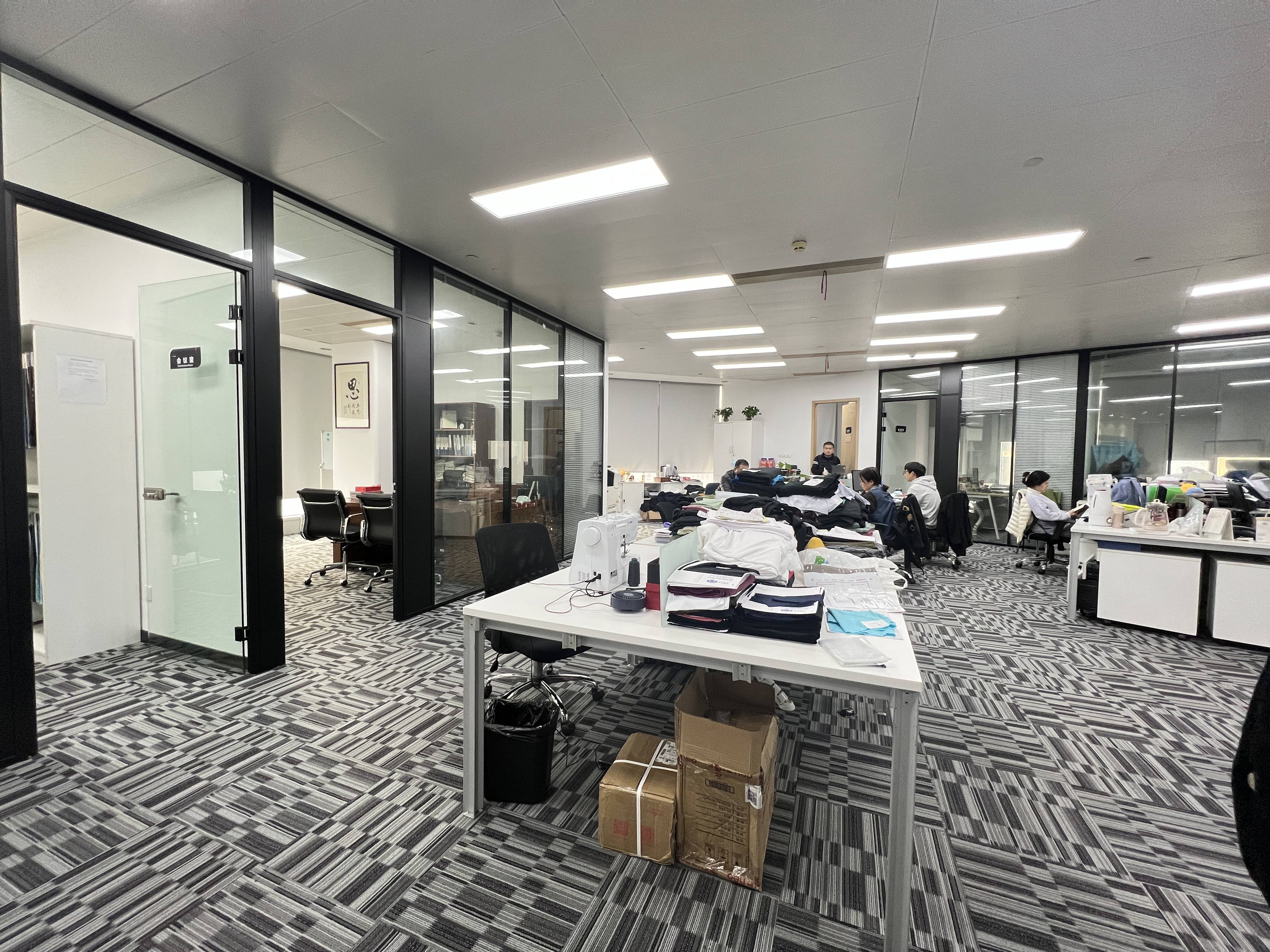 世博滨江绿地海外滩195平米写字楼出租