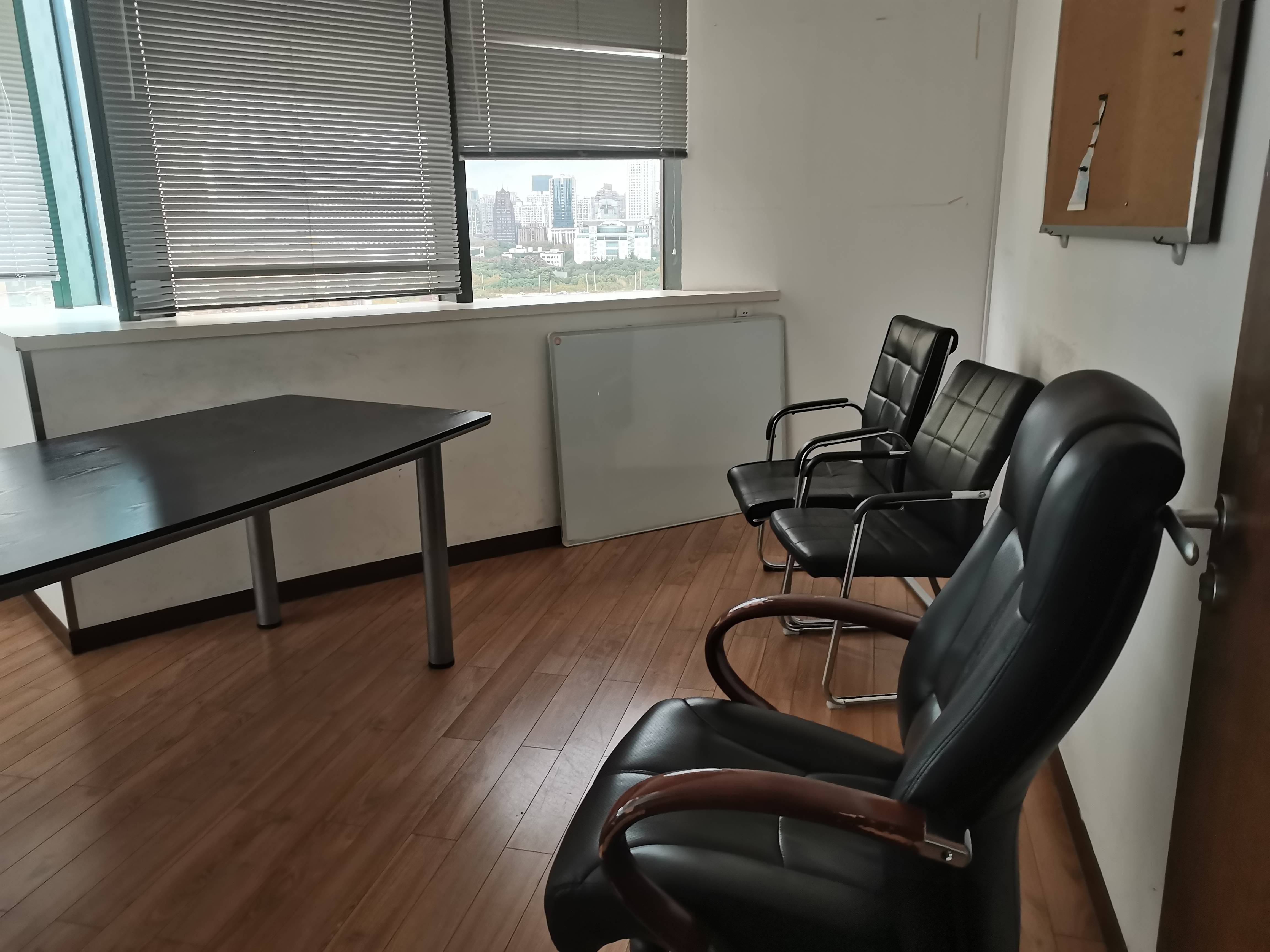 淮海中路恒积大厦219平米写字楼出租