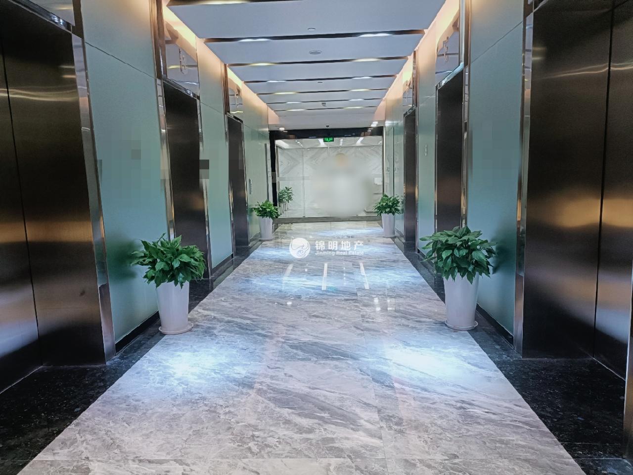 龙华上海绿地中心一期270平米写字楼出租