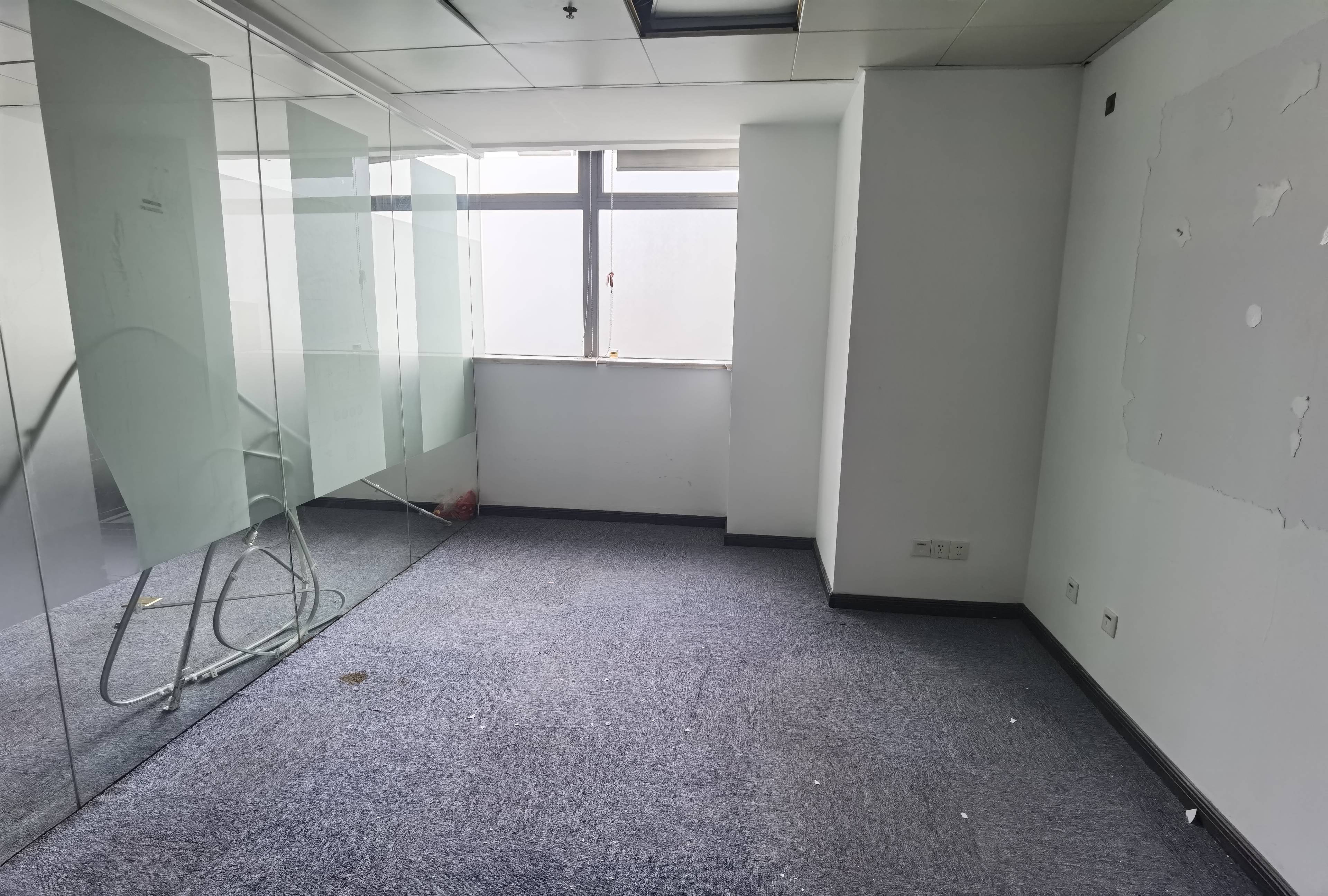 不夜城上海现代交通商务大厦91平米写字楼出租