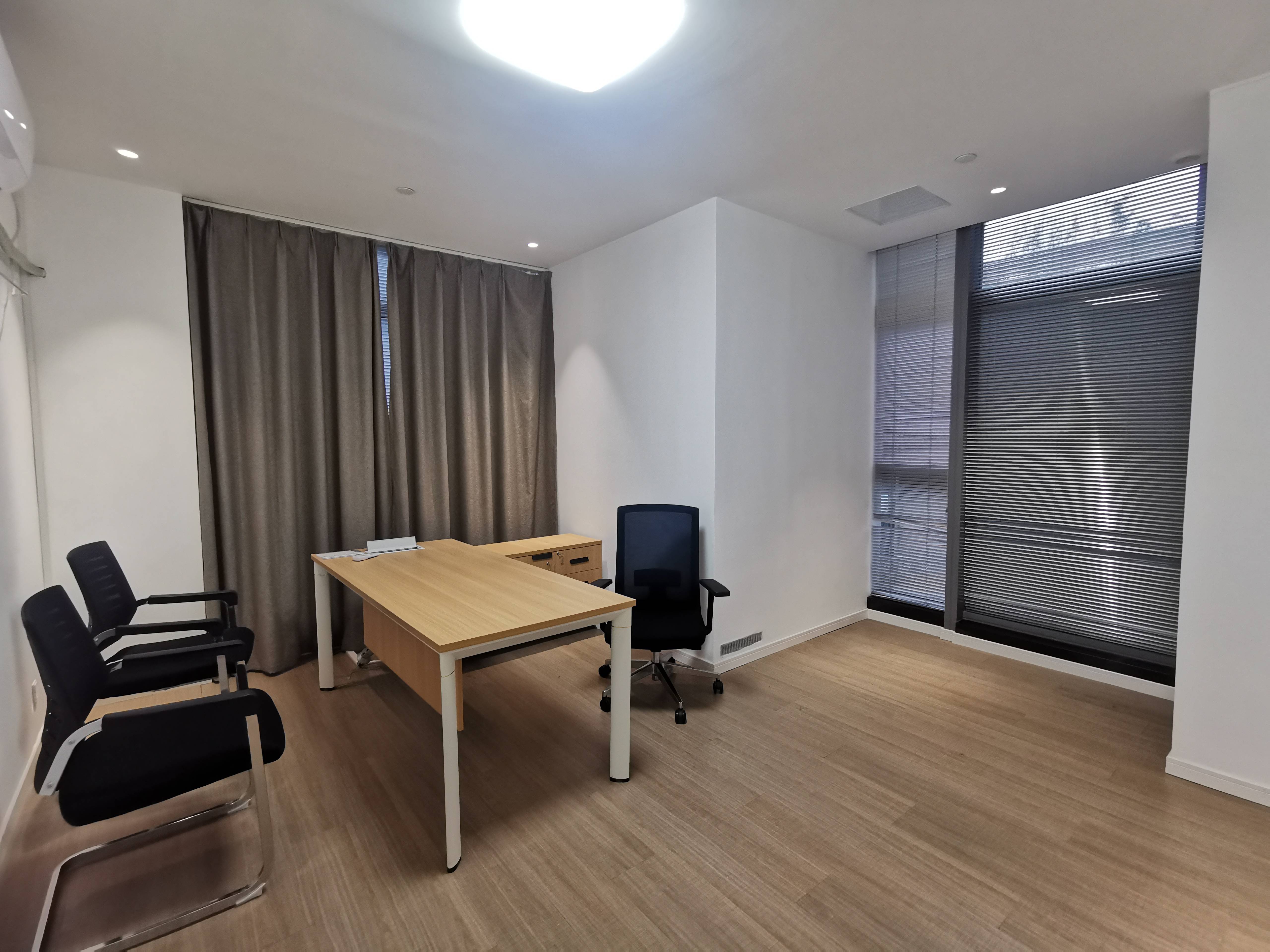 金虹桥龙湖虹桥天街672平米写字楼出租