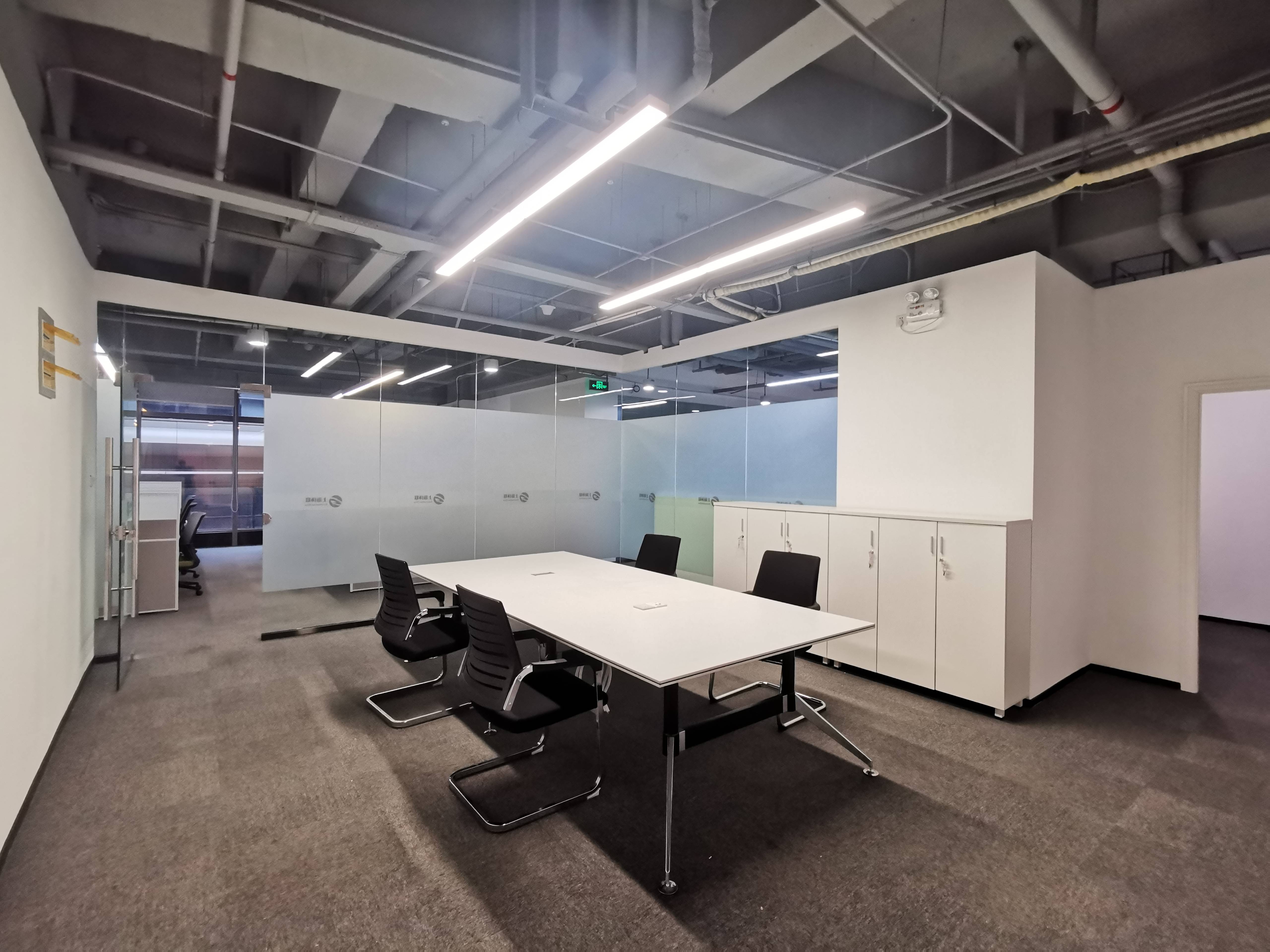 金虹桥龙湖虹桥天街672平米写字楼出租