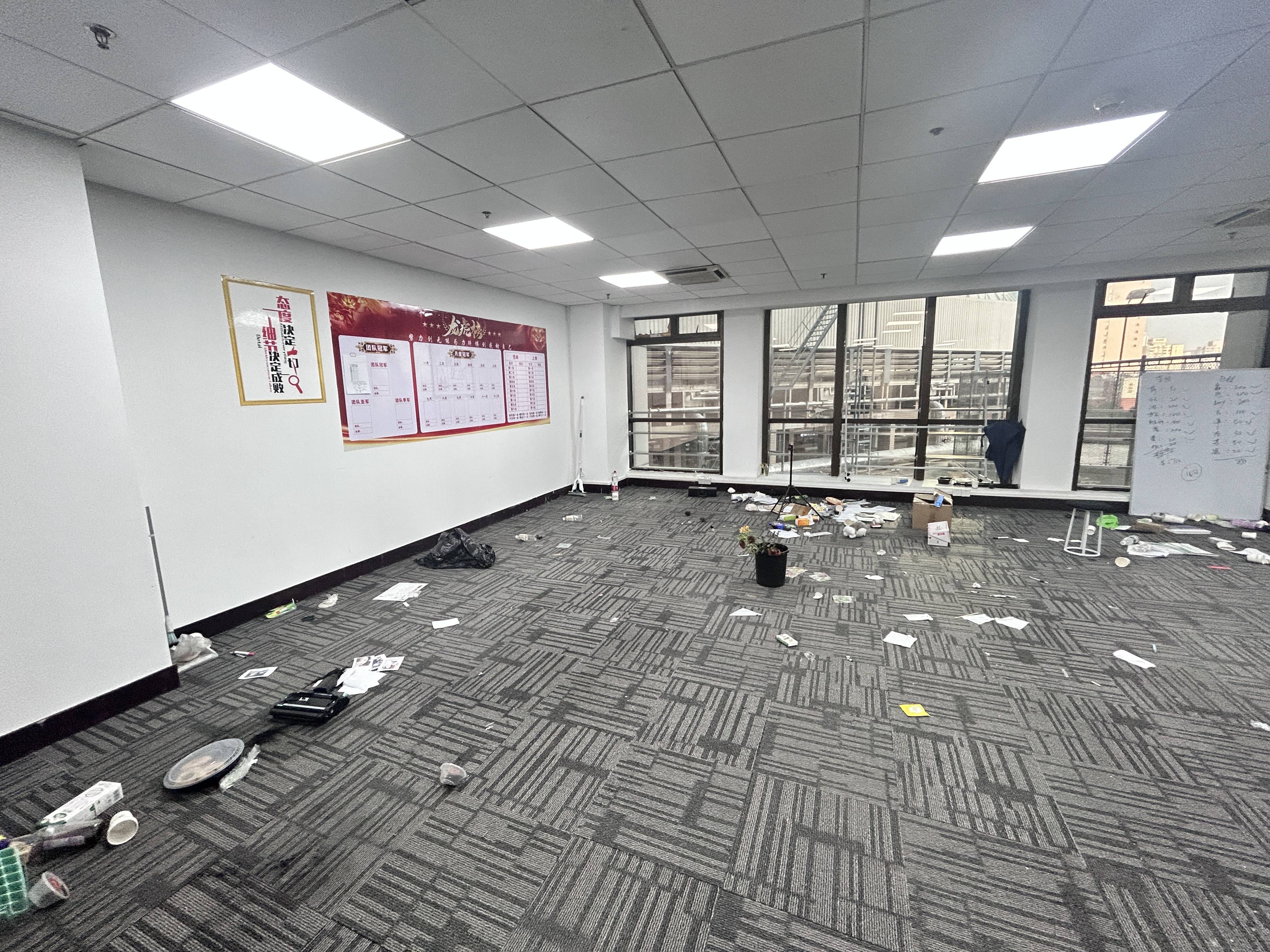 徐家汇均瑶国际广场322平米写字楼出租