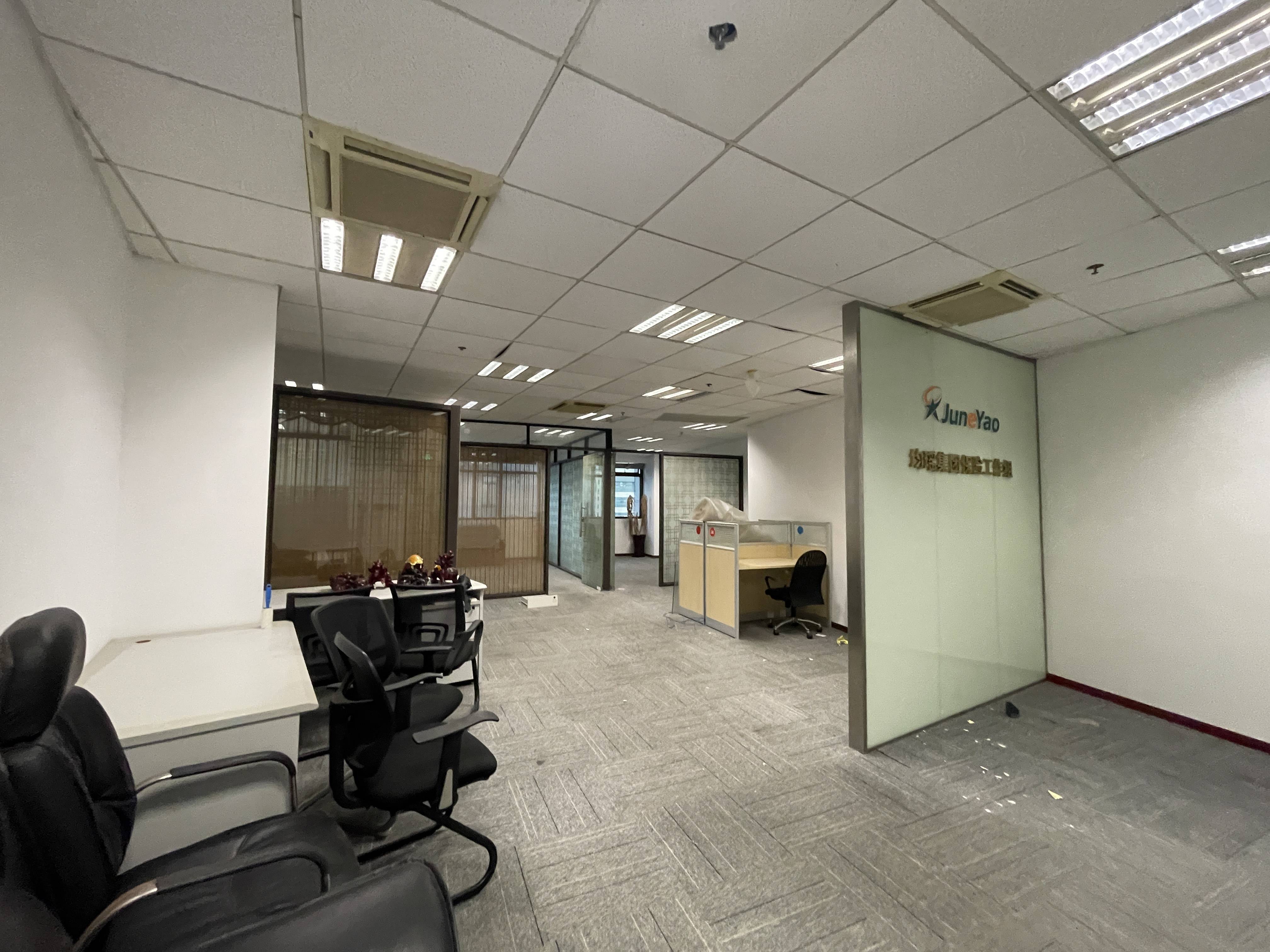 徐家汇均瑶国际广场129平米写字楼出租
