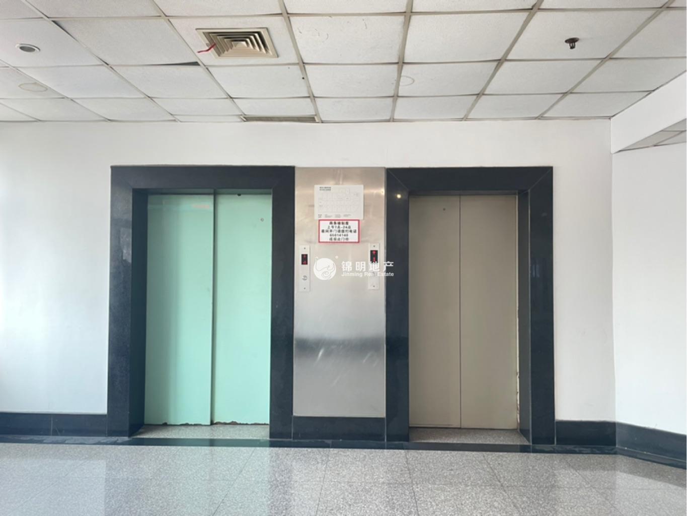 鞍山莱克大厦110平米写字楼出租