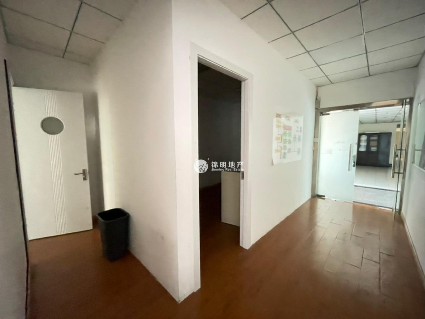 鞍山莱克大厦110平米写字楼出租