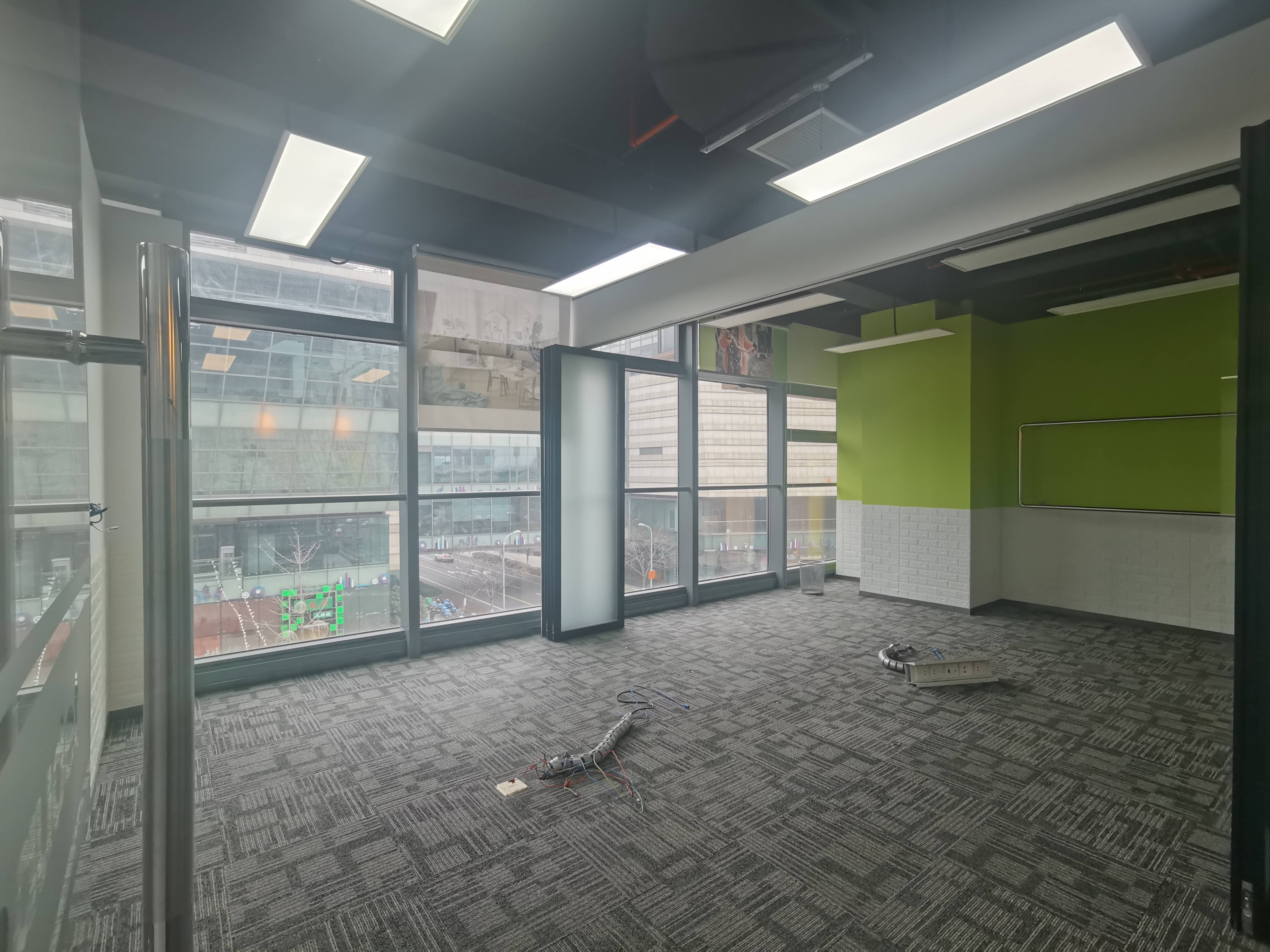 金虹桥龙湖虹桥天街241平米写字楼出租