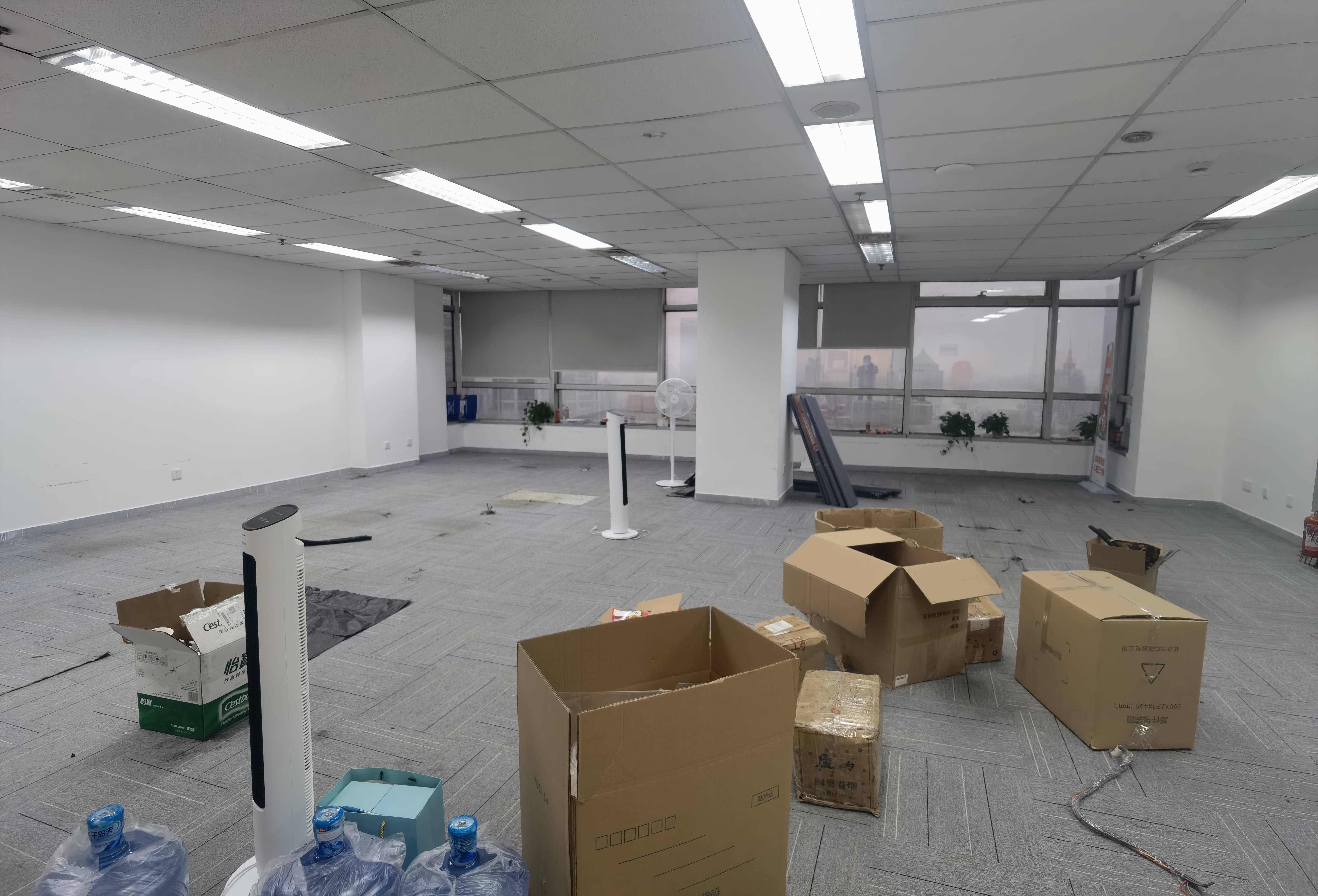 南京西路仲益大厦214平米写字楼出租