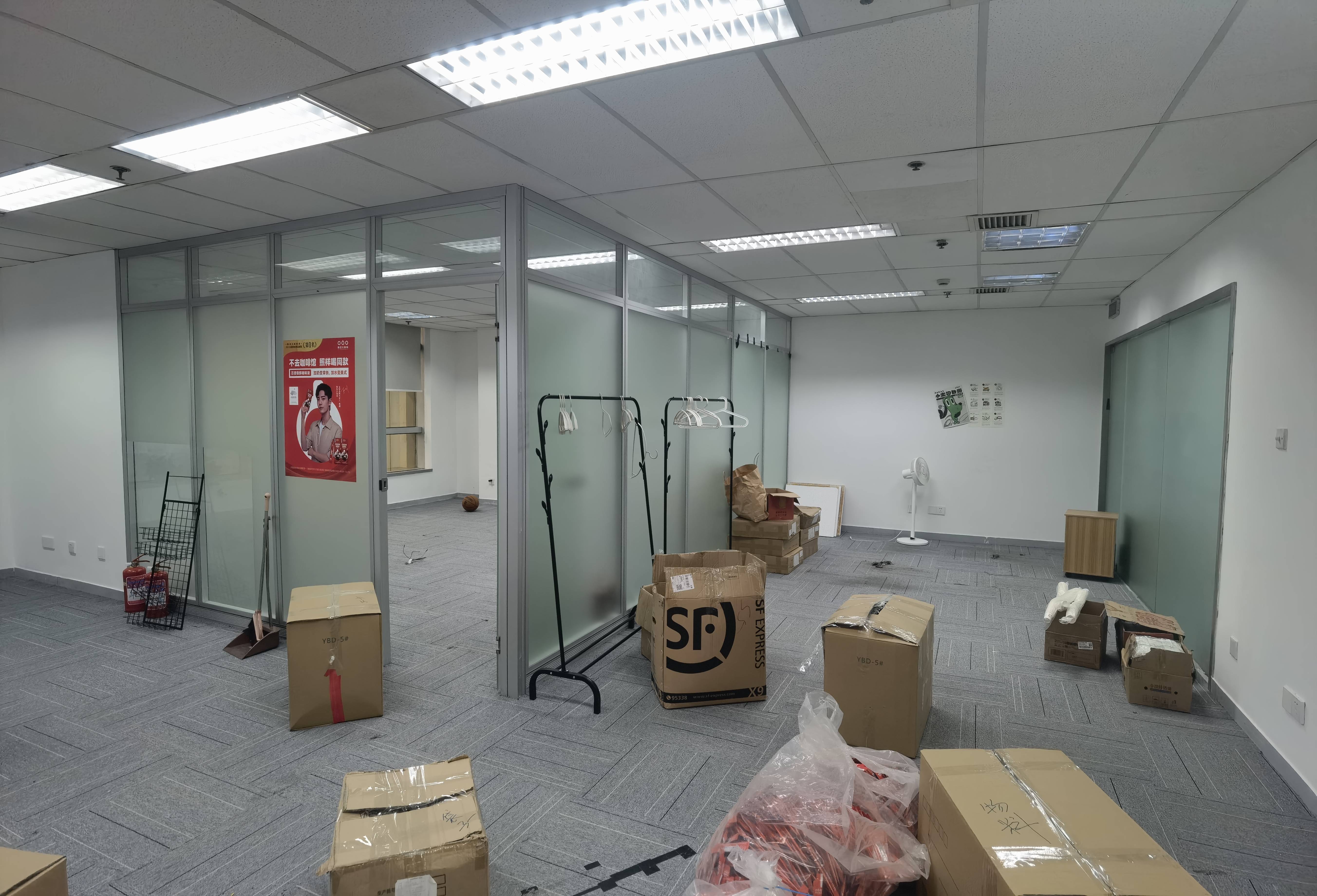 南京西路仲益大厦214平米写字楼出租