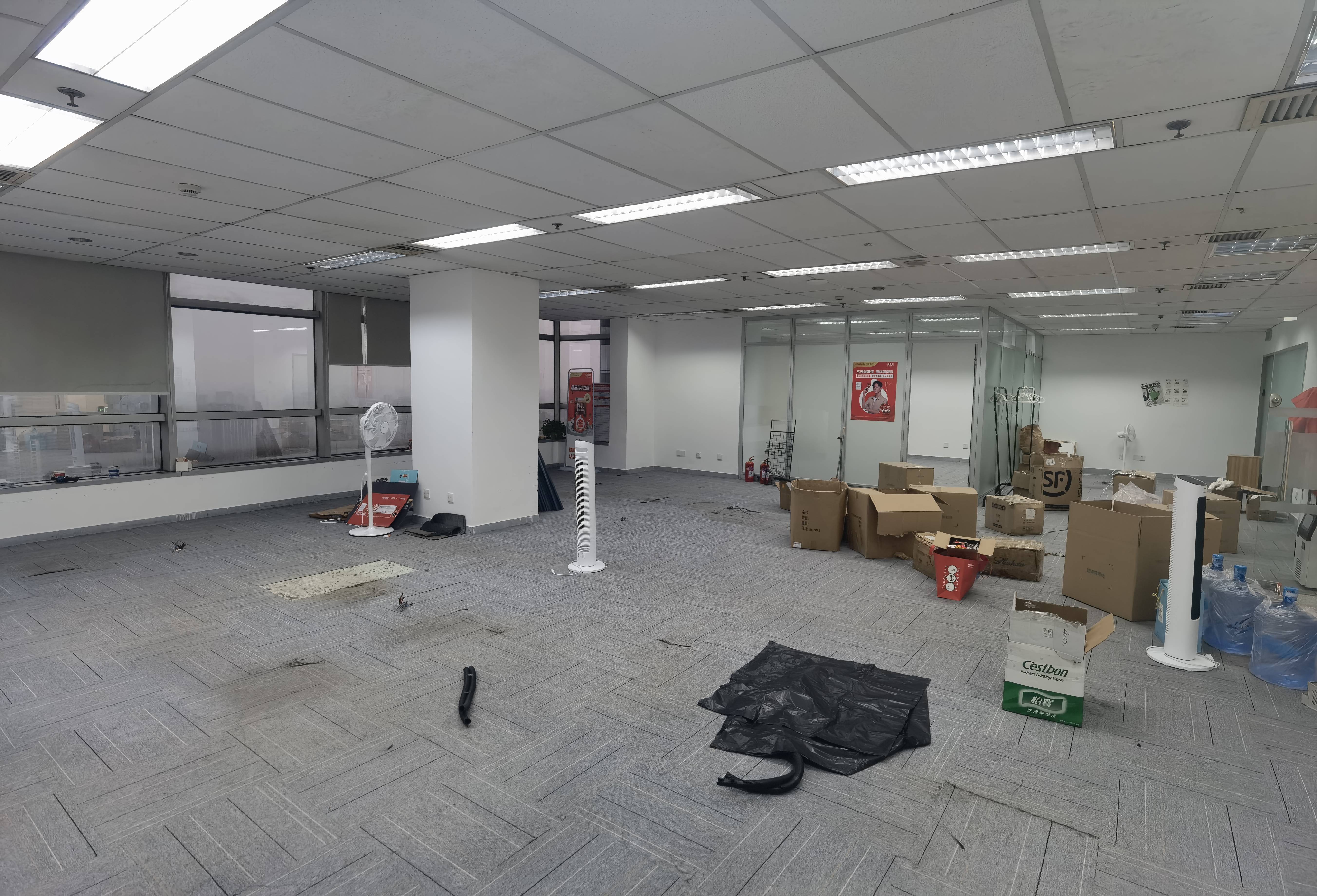 南京西路仲益大厦214平米写字楼出租