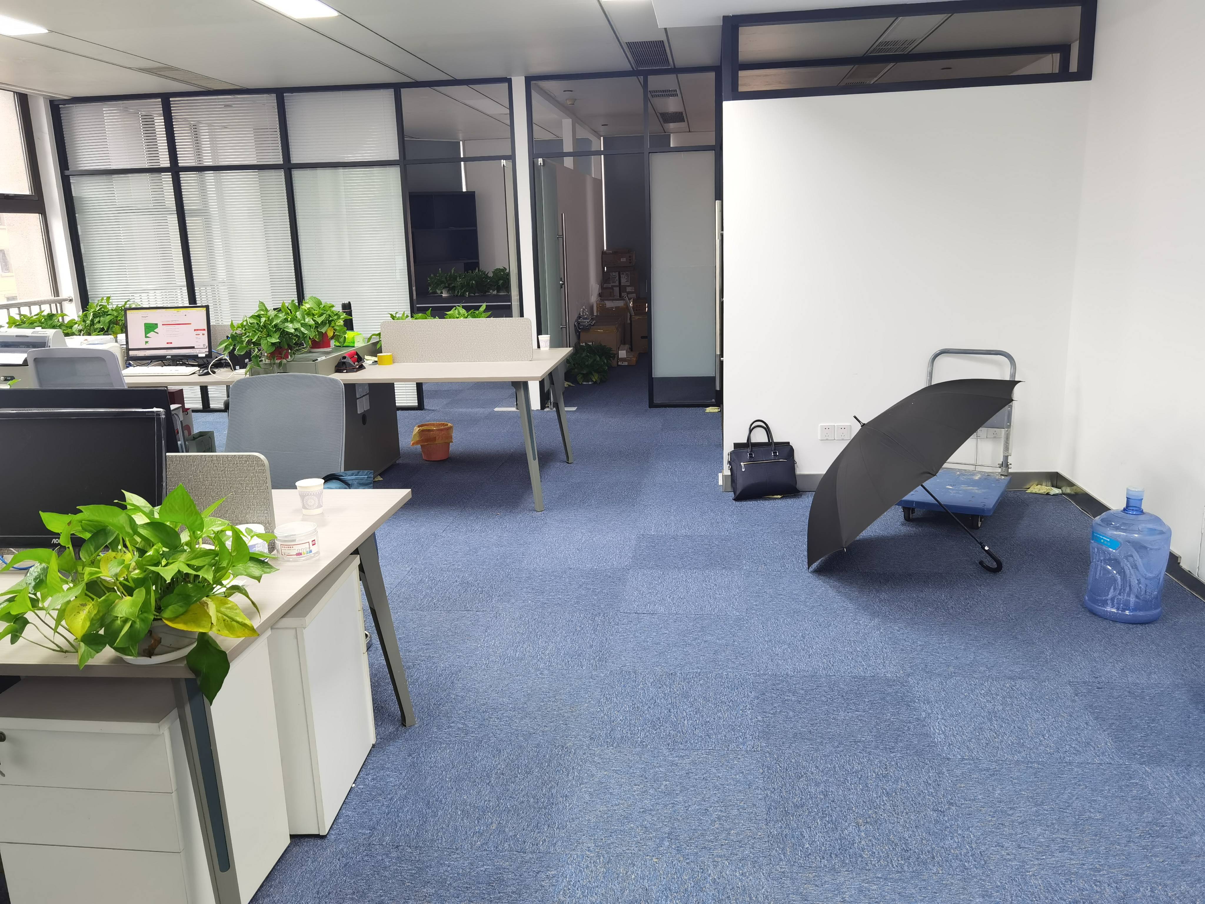 四川北路嘉杰国际广场217平米写字楼出租