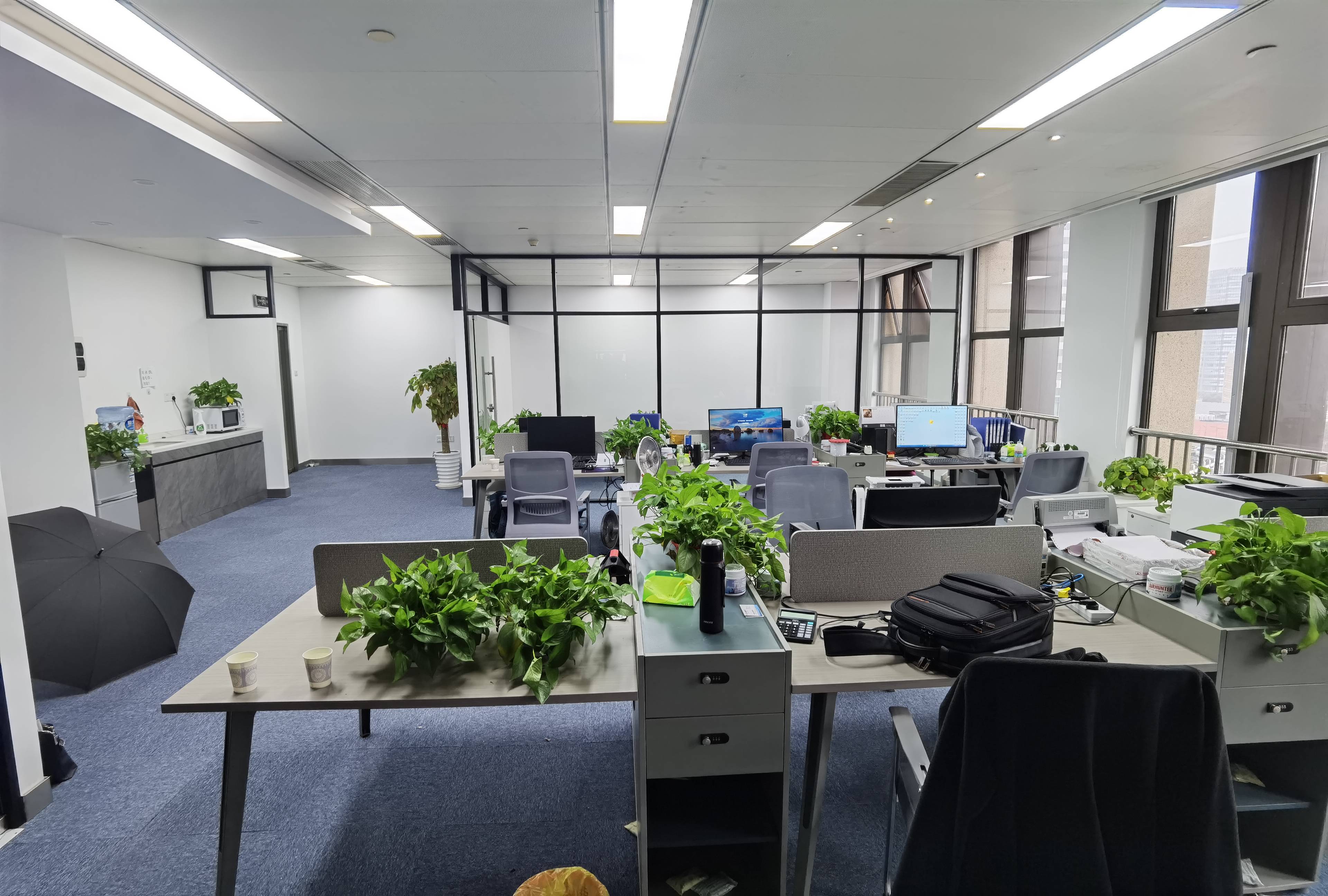 四川北路嘉杰国际广场217平米写字楼出租