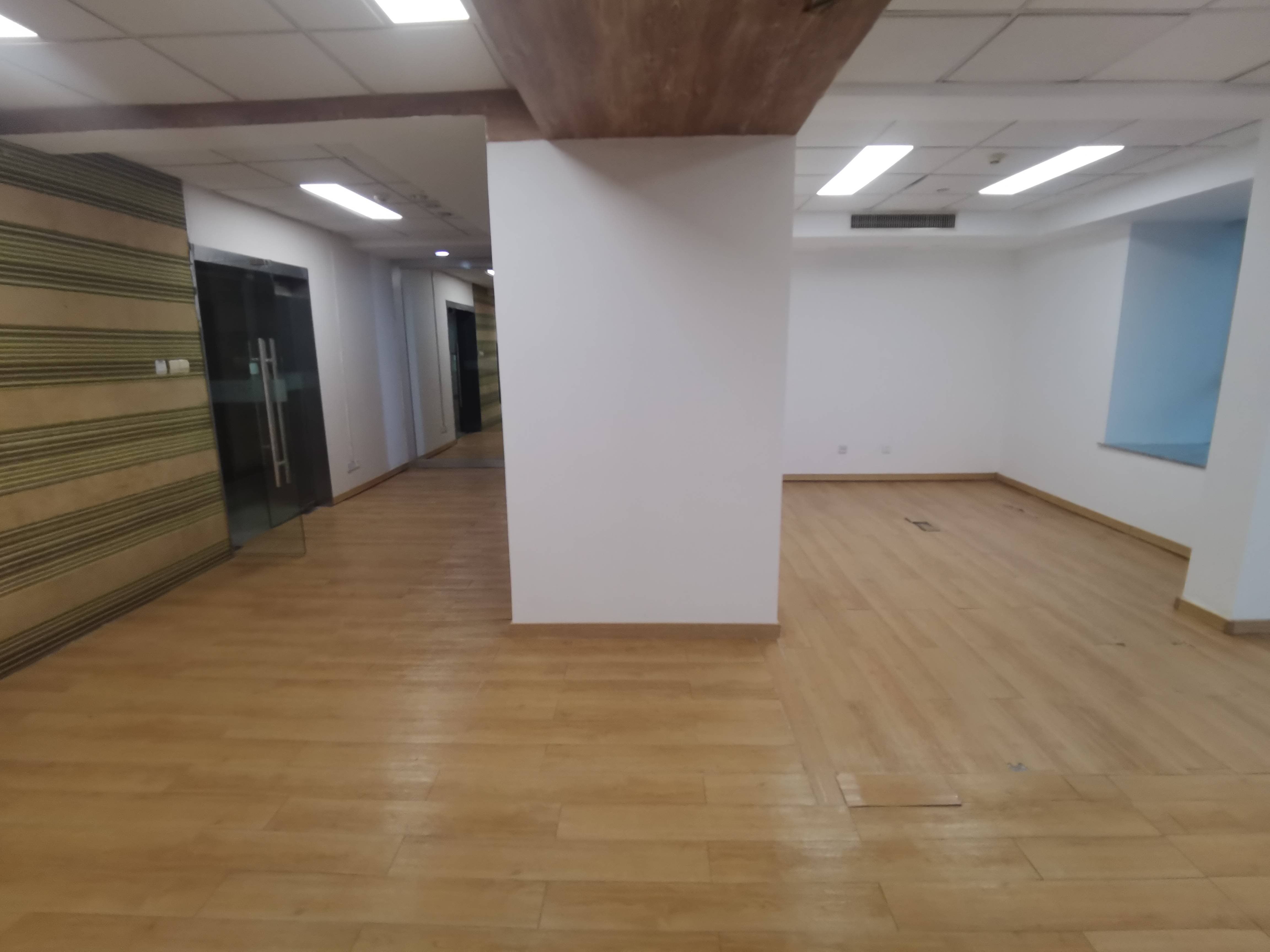 建国西路友谊时代大厦174平米写字楼出租