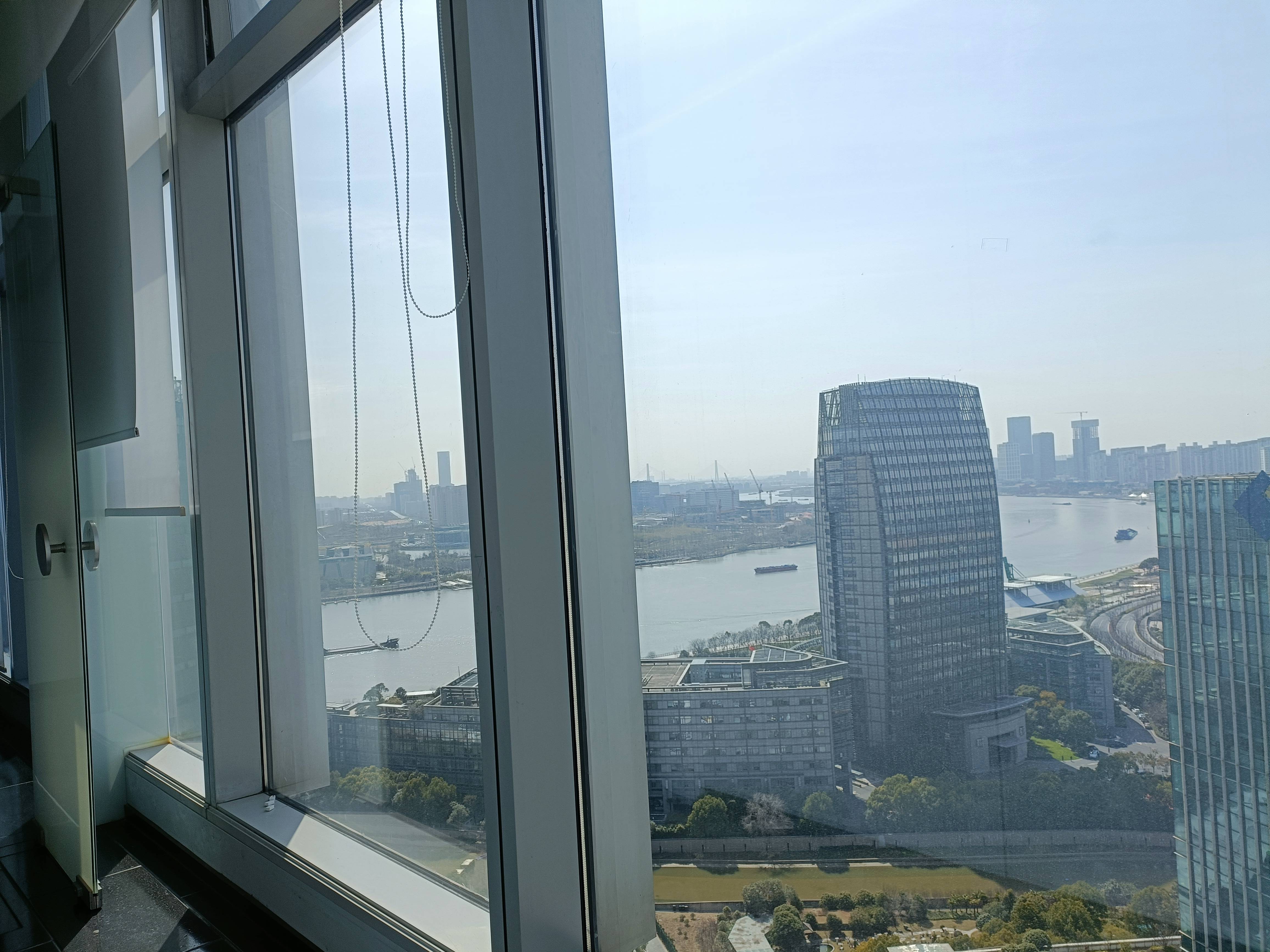 世博滨江绿地海外滩180平米写字楼出租