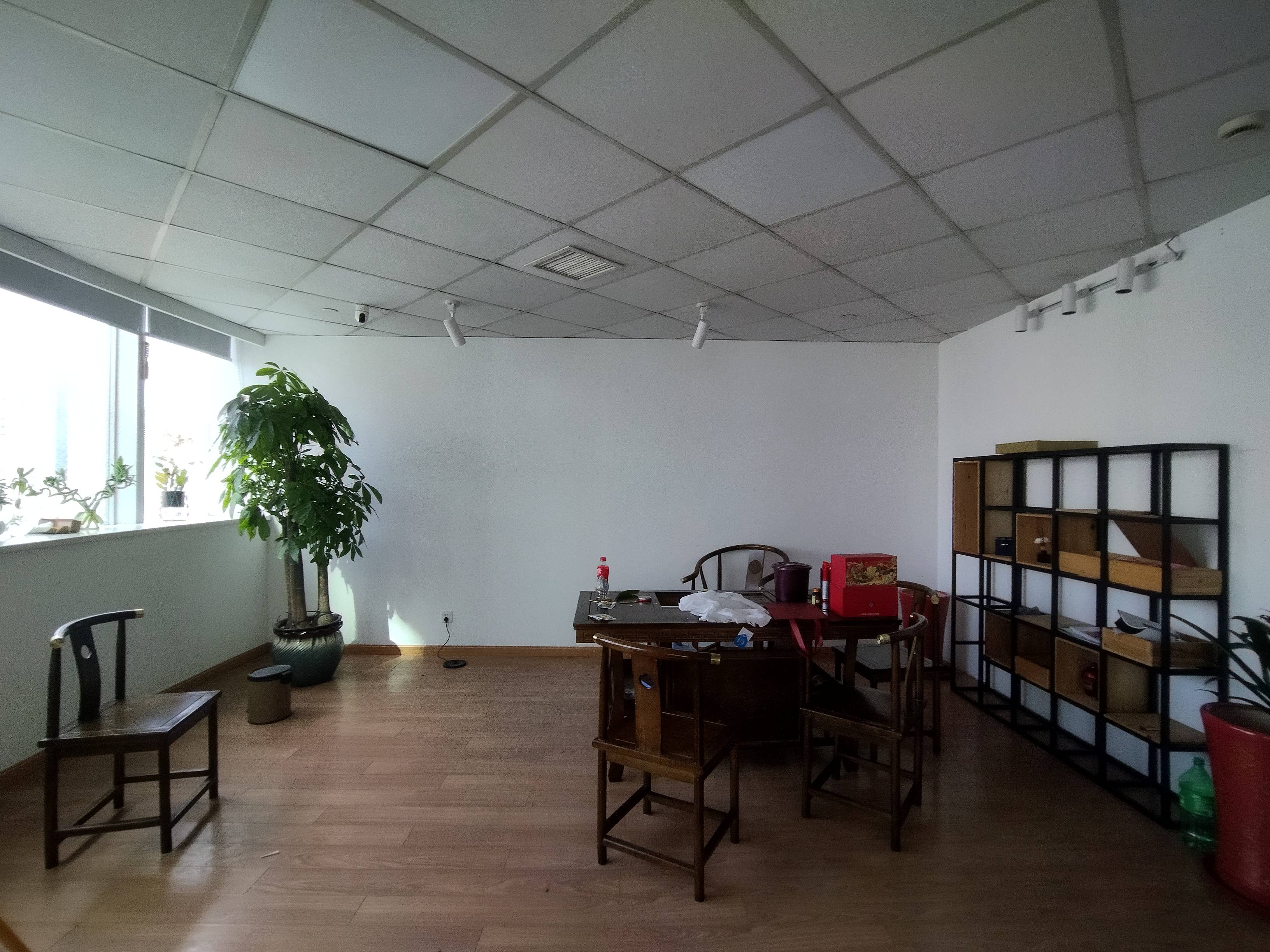 光新浦发广场227平米写字楼出租