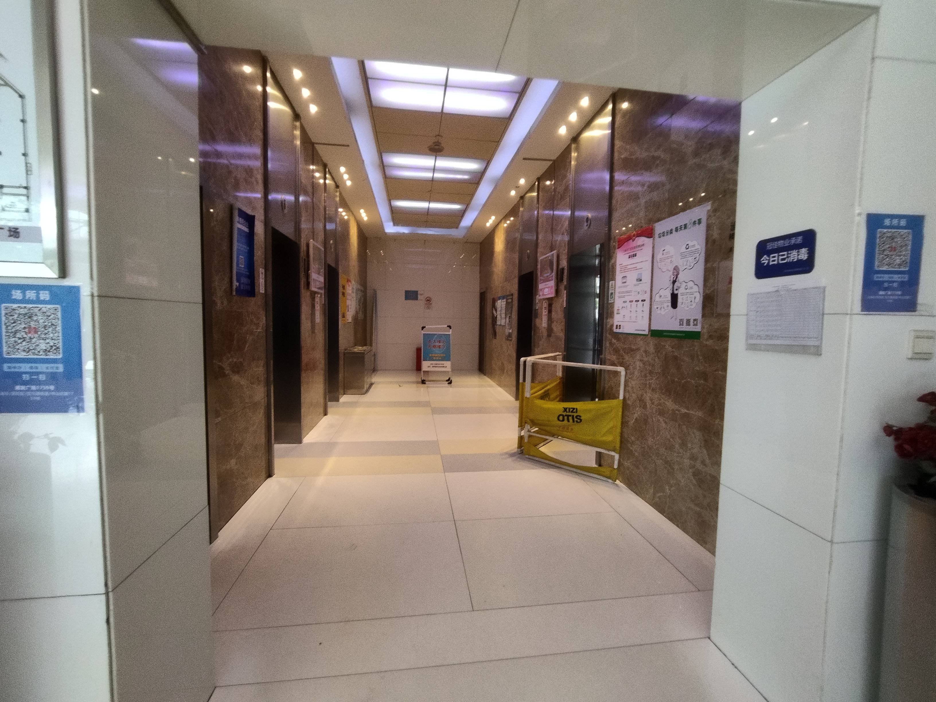 光新浦发广场227平米写字楼出租